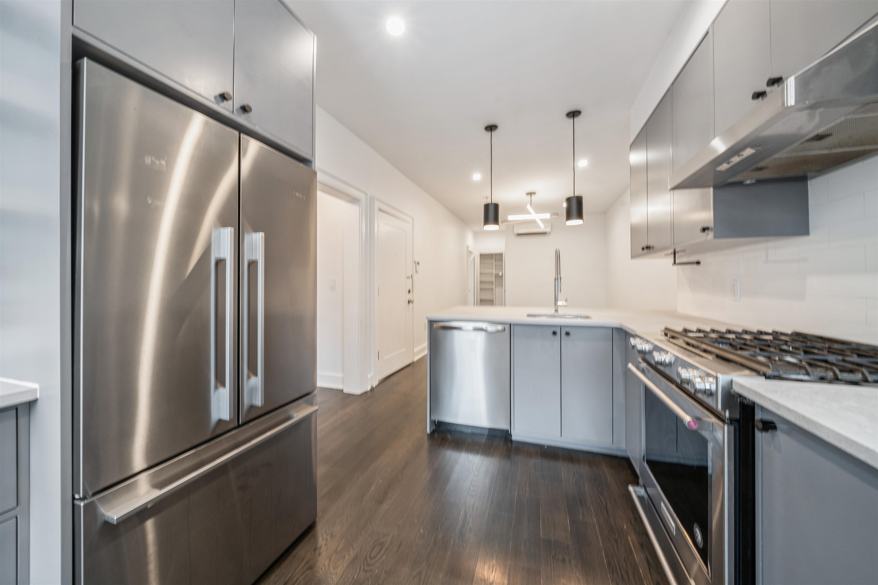 256 MONTGOMERY ST Unit: 4