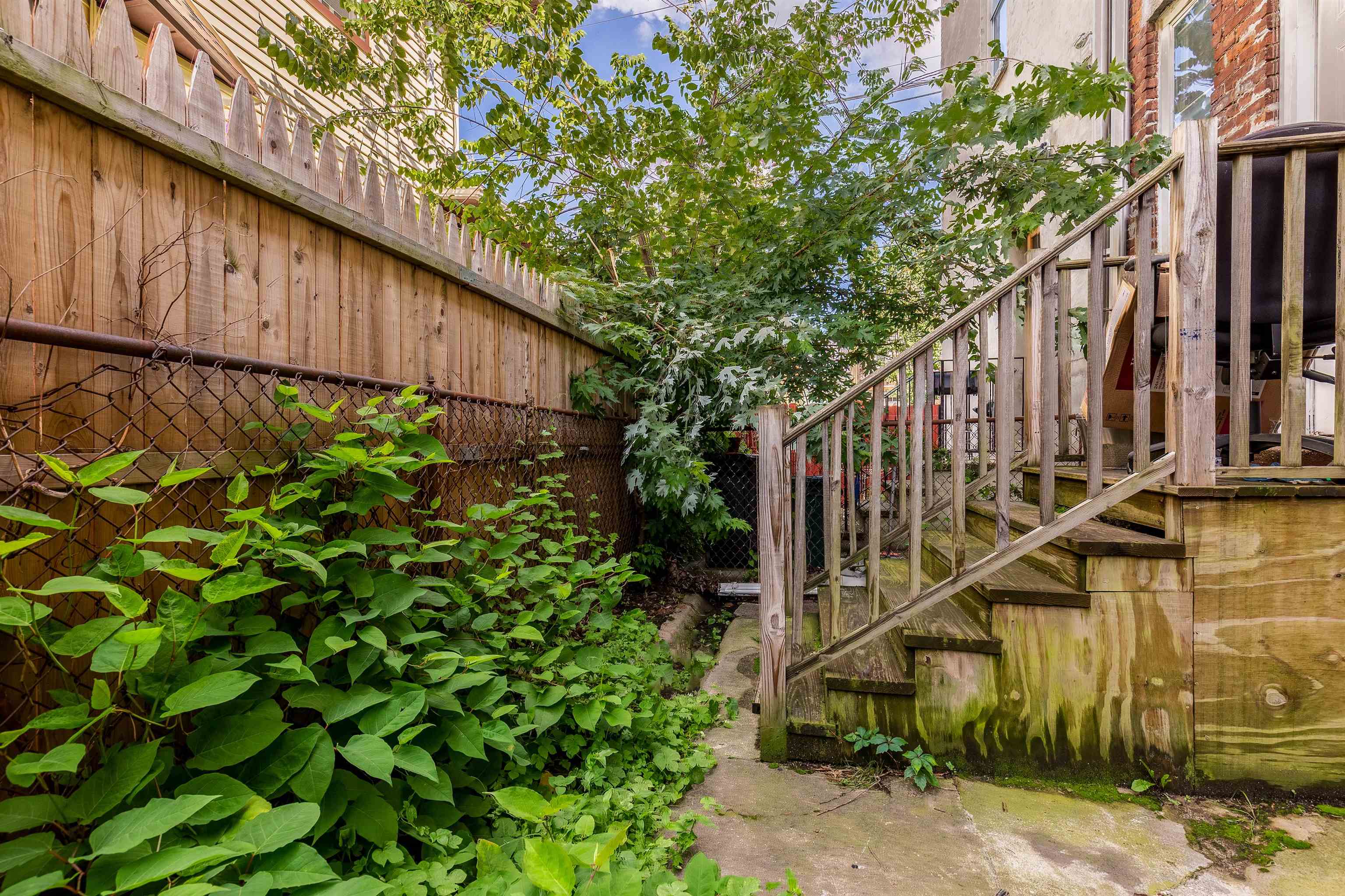 2A DWIGHT ST