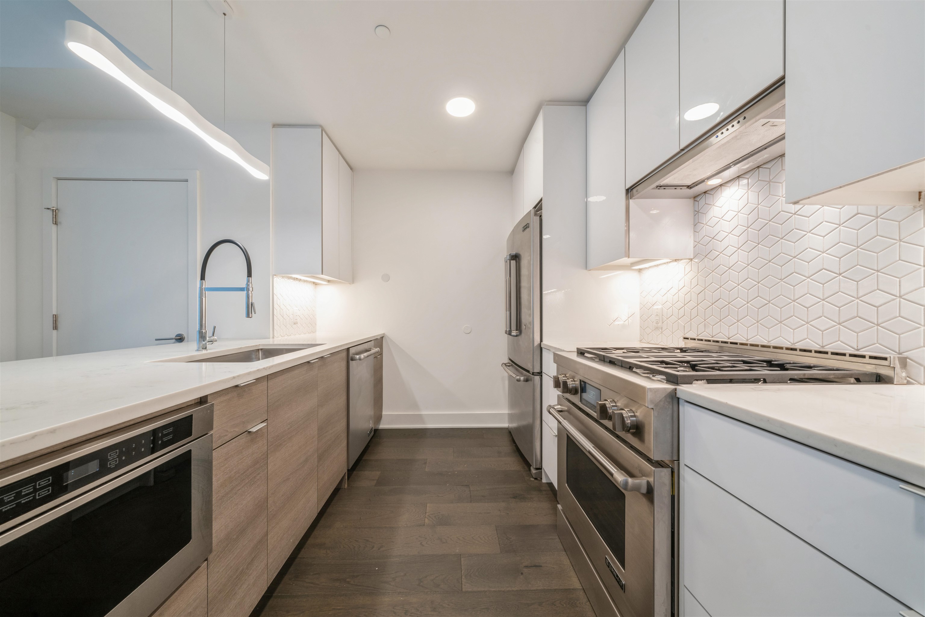 380 NEWARK AVE Unit: 305