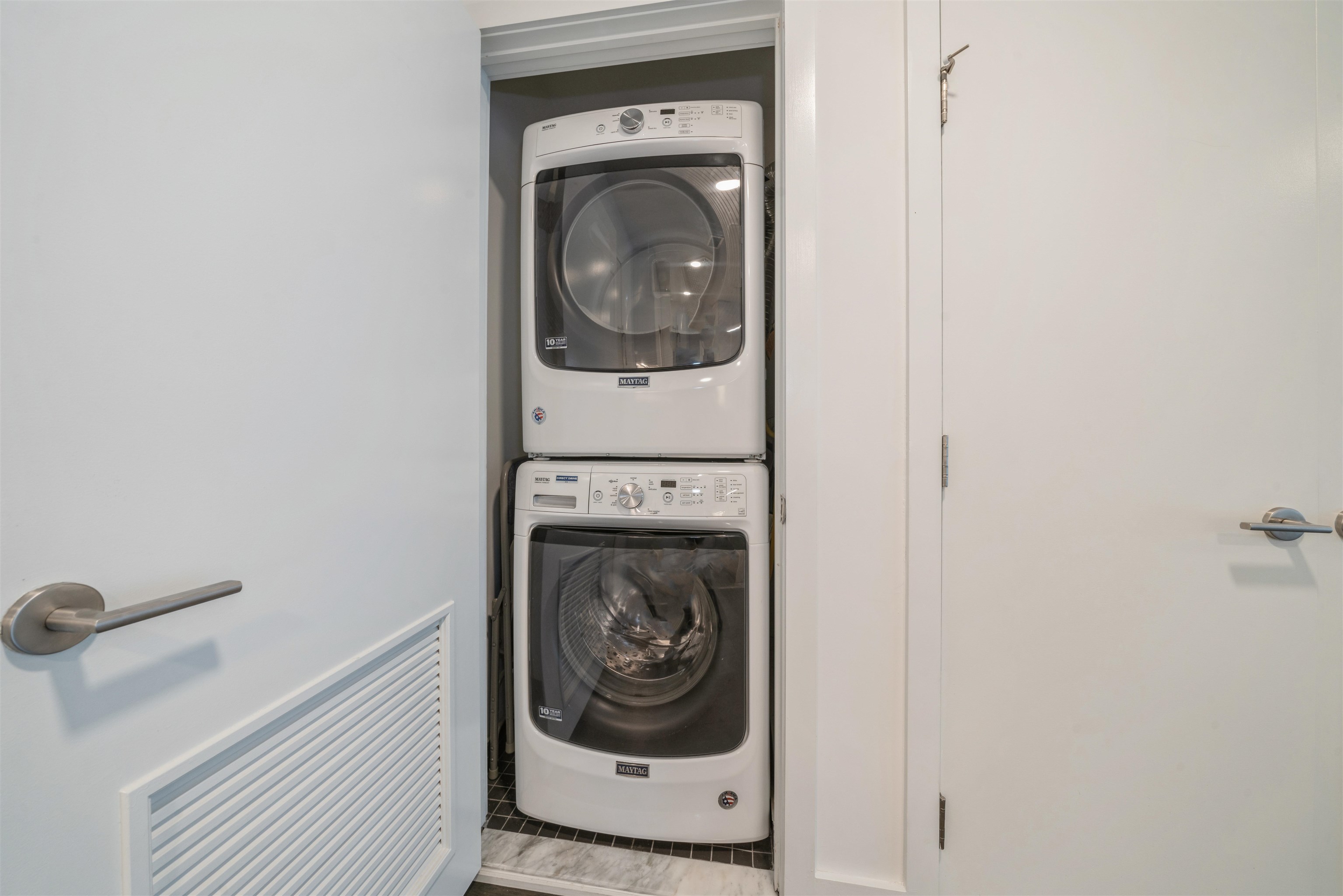 380 NEWARK AVE Unit: 305
