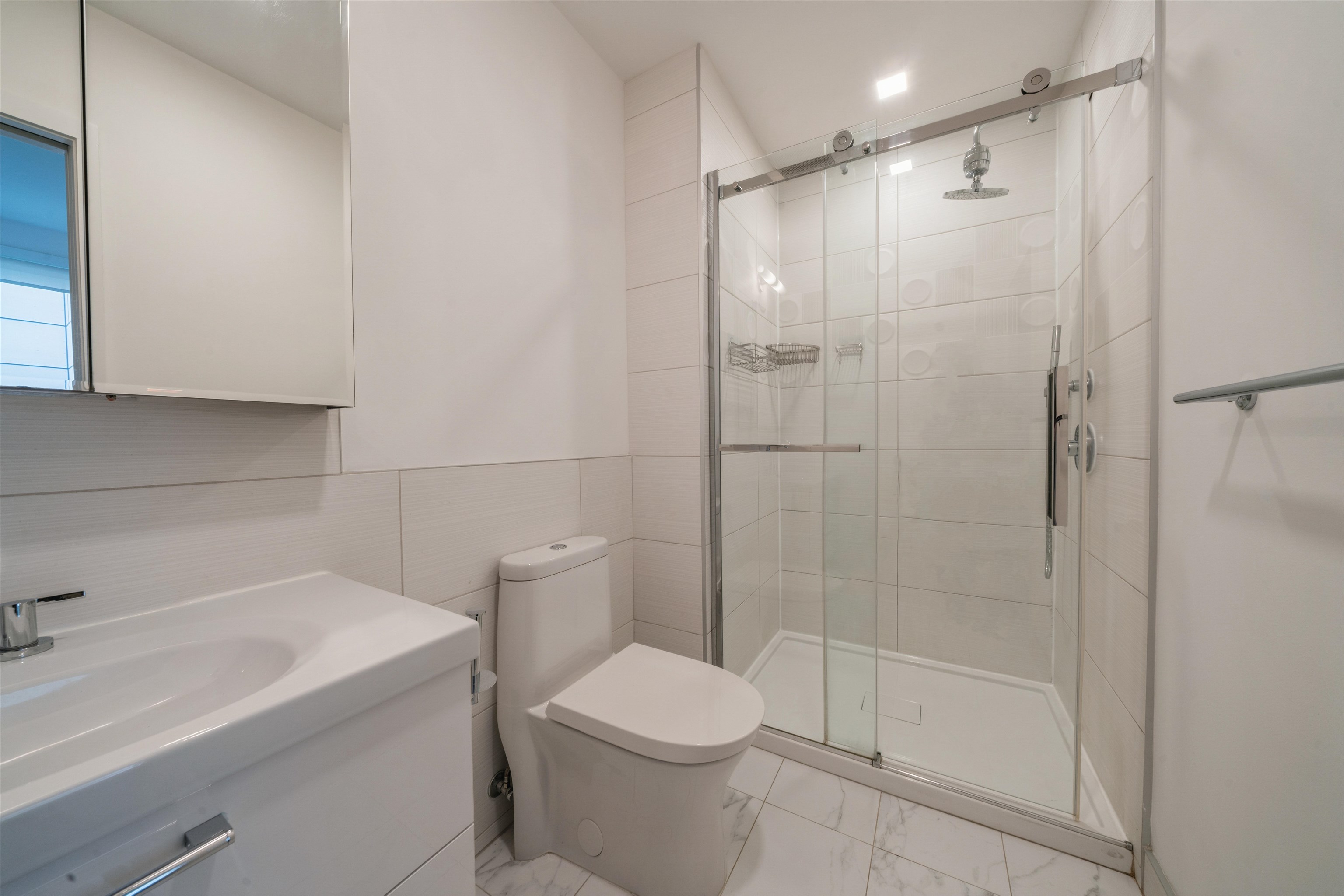 380 NEWARK AVE Unit: 305
