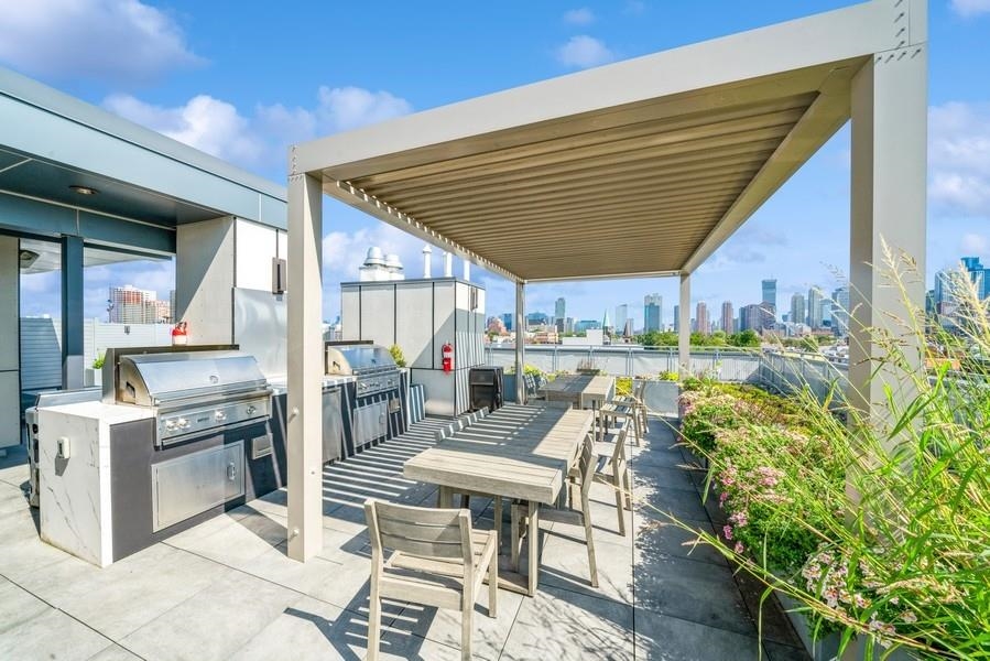 380 NEWARK AVE Unit: 305
