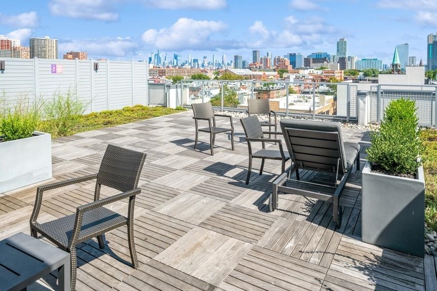 380 NEWARK AVE Unit: 305
