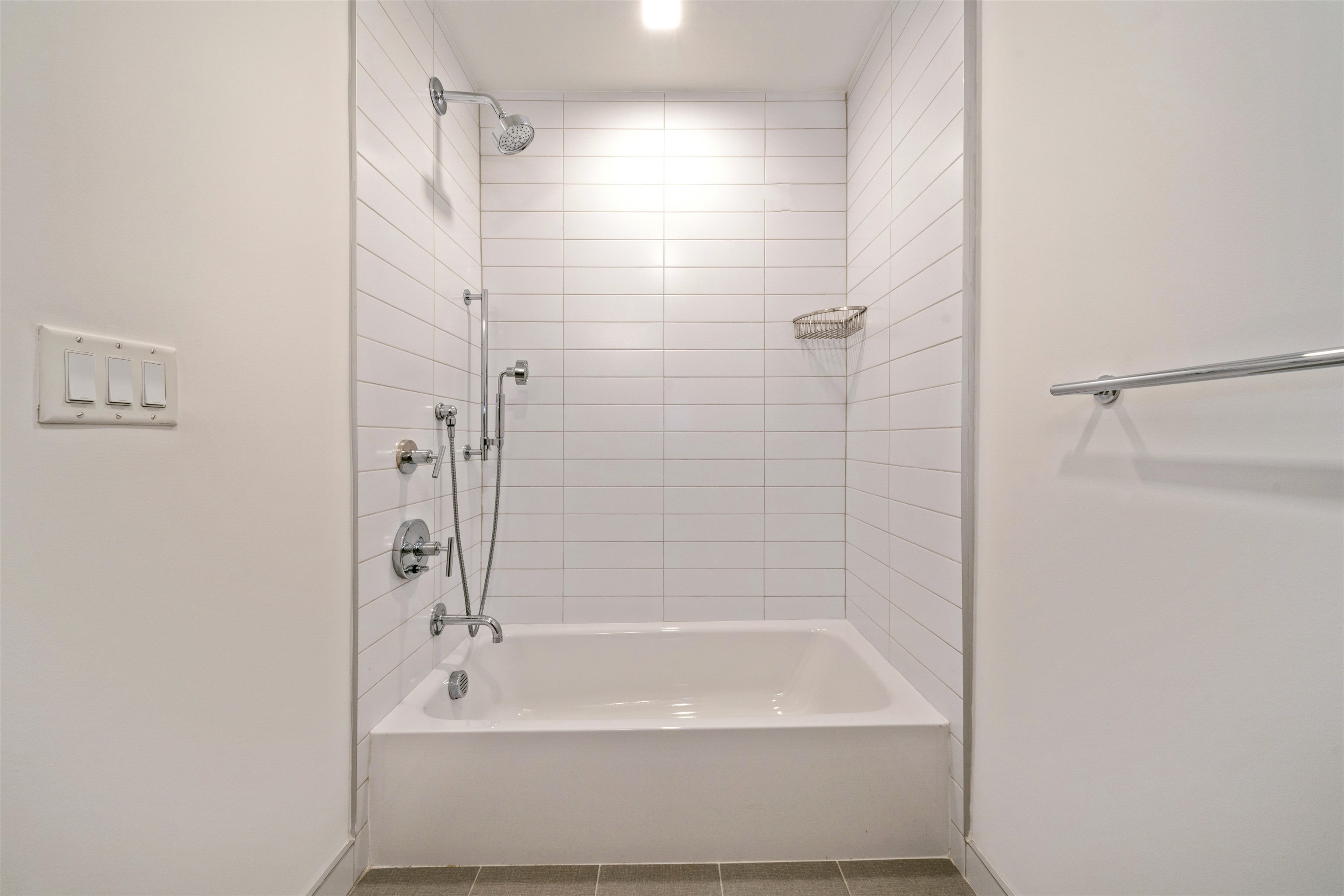 380 NEWARK AVE Unit: 305
