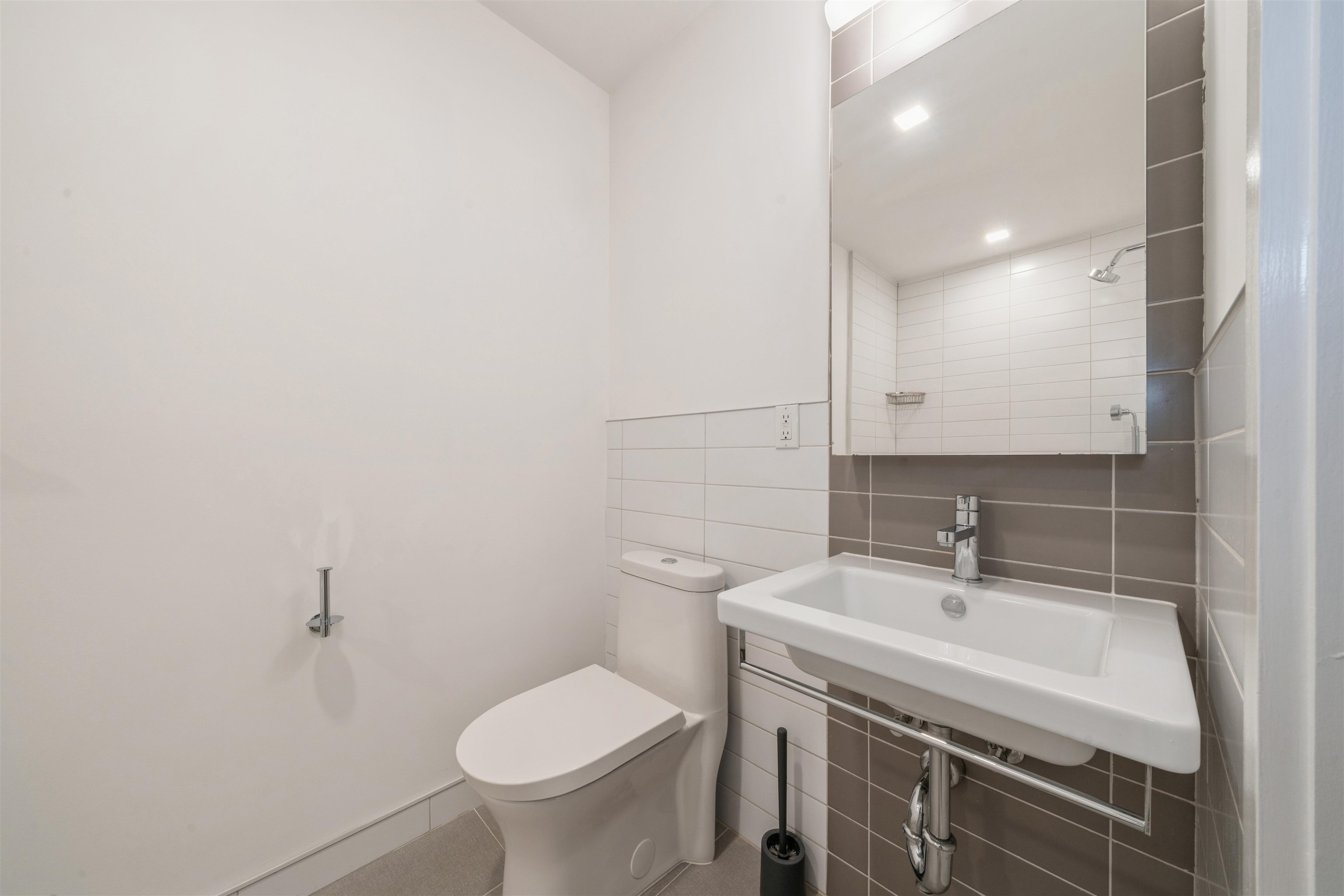 380 NEWARK AVE Unit: 305