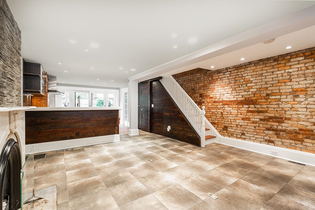 149 COLES ST