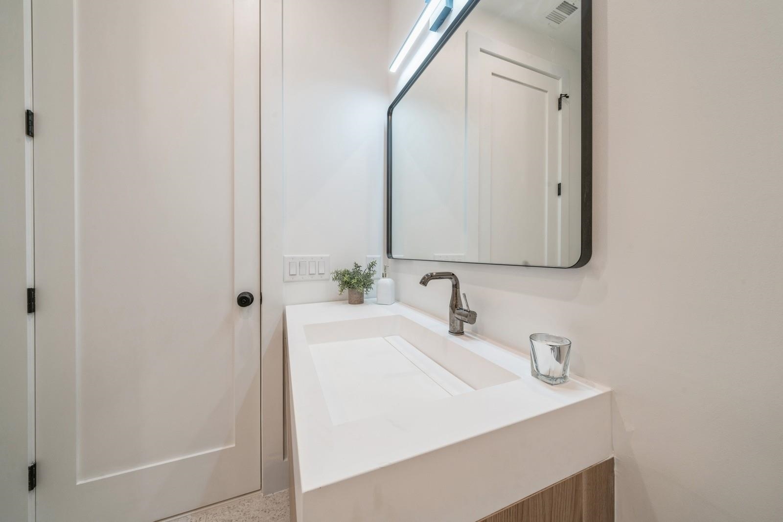 87 BRIGHT ST Unit: 2