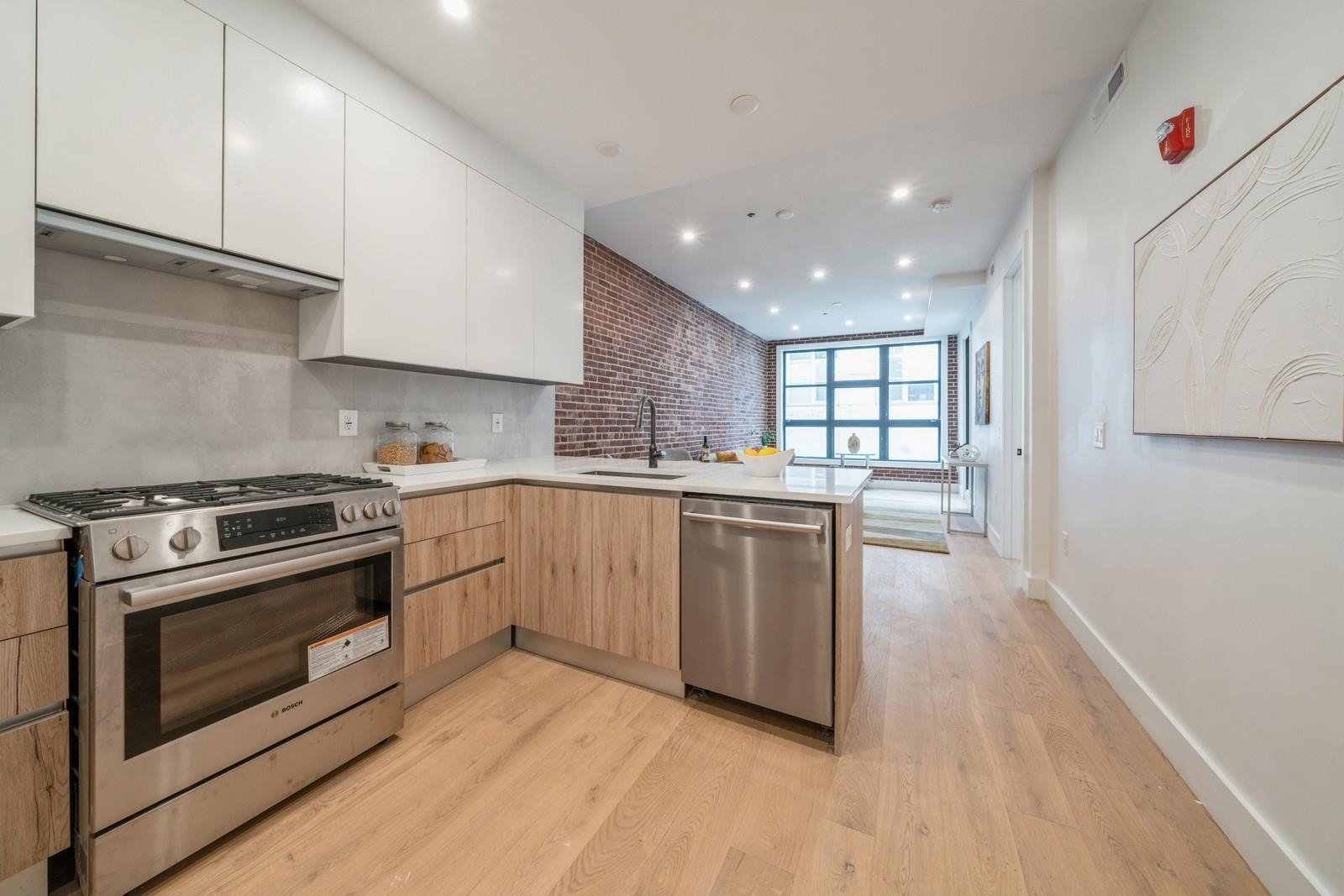 87 BRIGHT ST Unit: 2