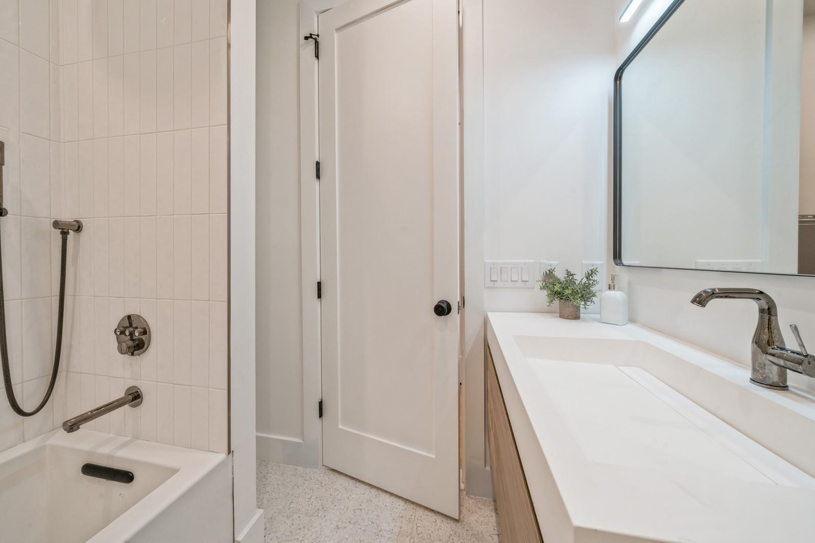 87 BRIGHT ST Unit: 2