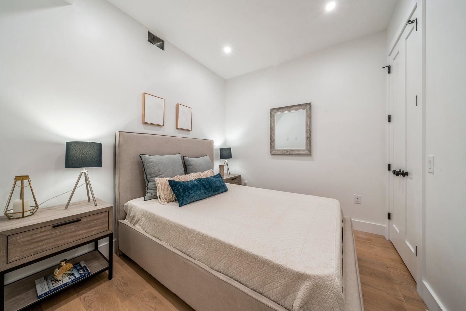 87 BRIGHT ST Unit: 2