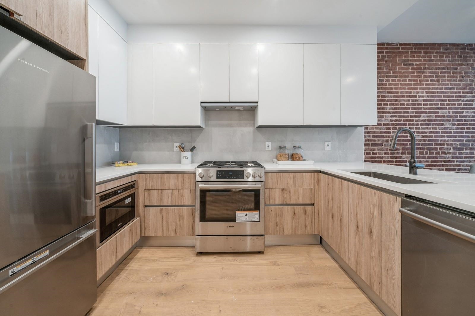 87 BRIGHT ST Unit: 2