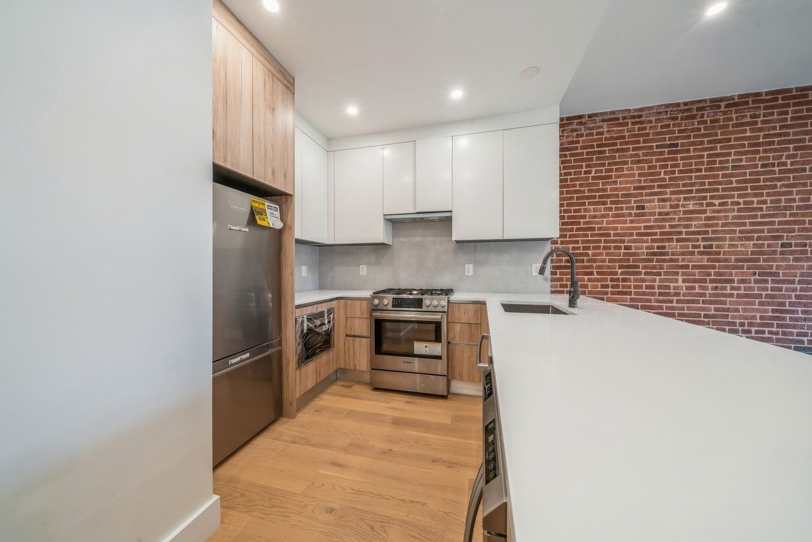 87 BRIGHT ST Unit: 3