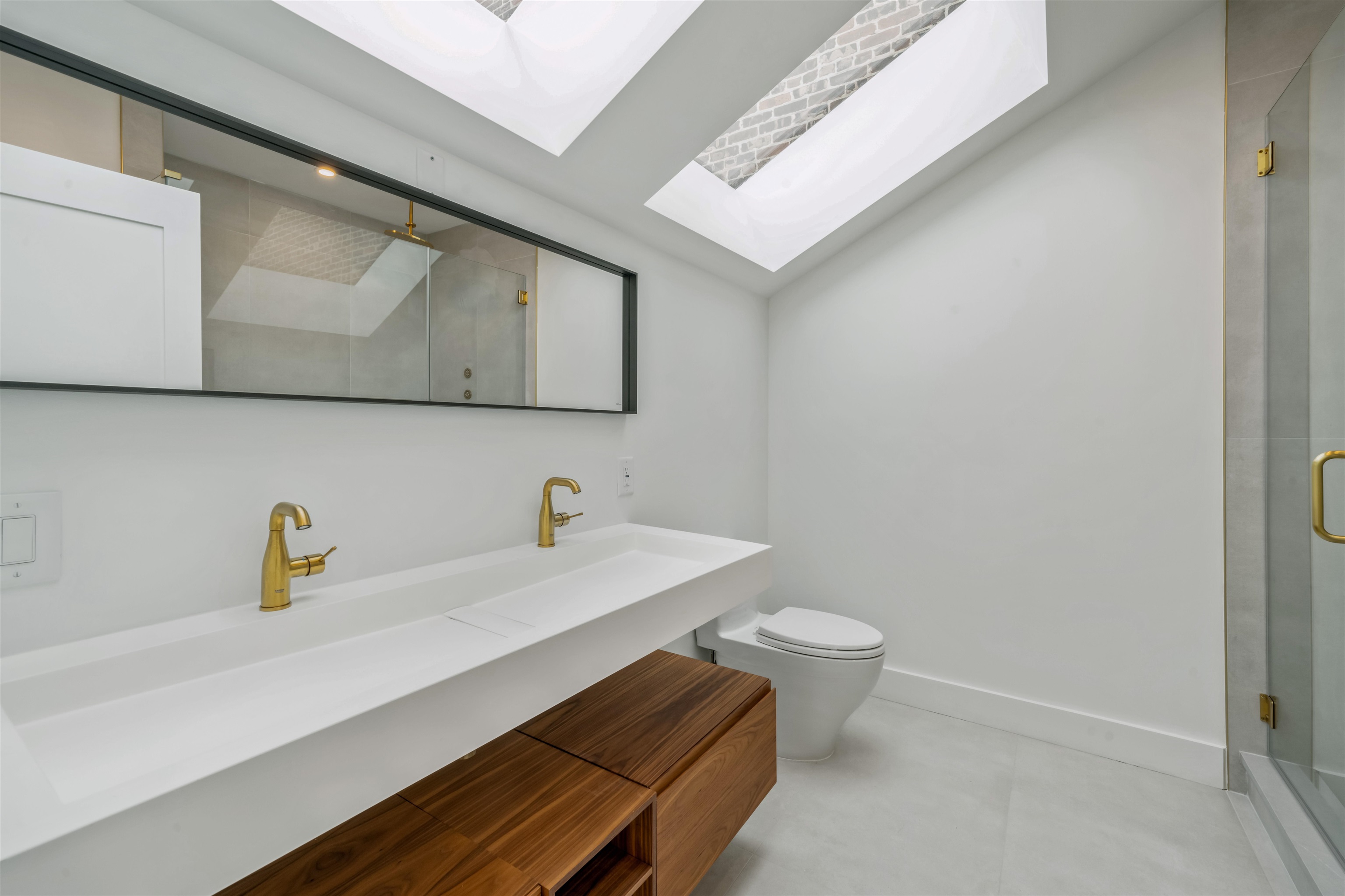 87 BRIGHT ST Unit: 4
