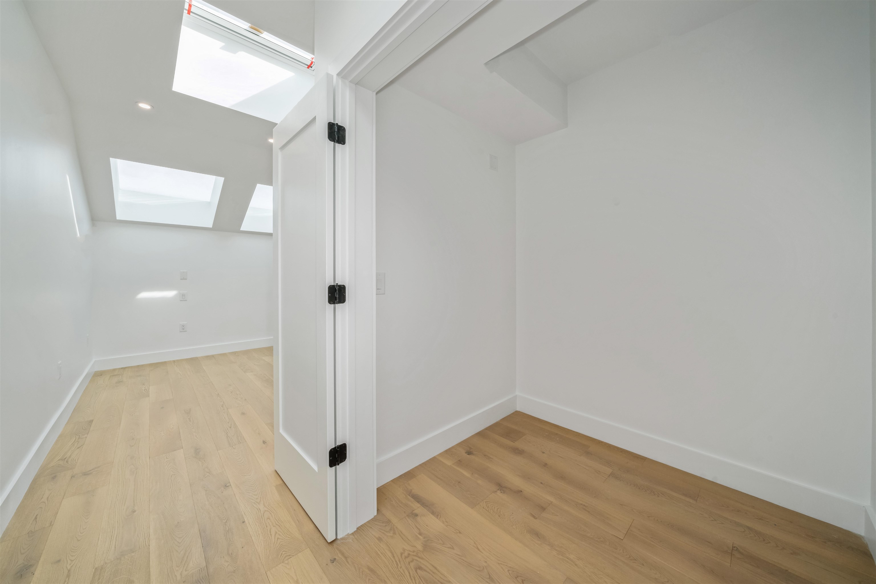 87 BRIGHT ST Unit: 4