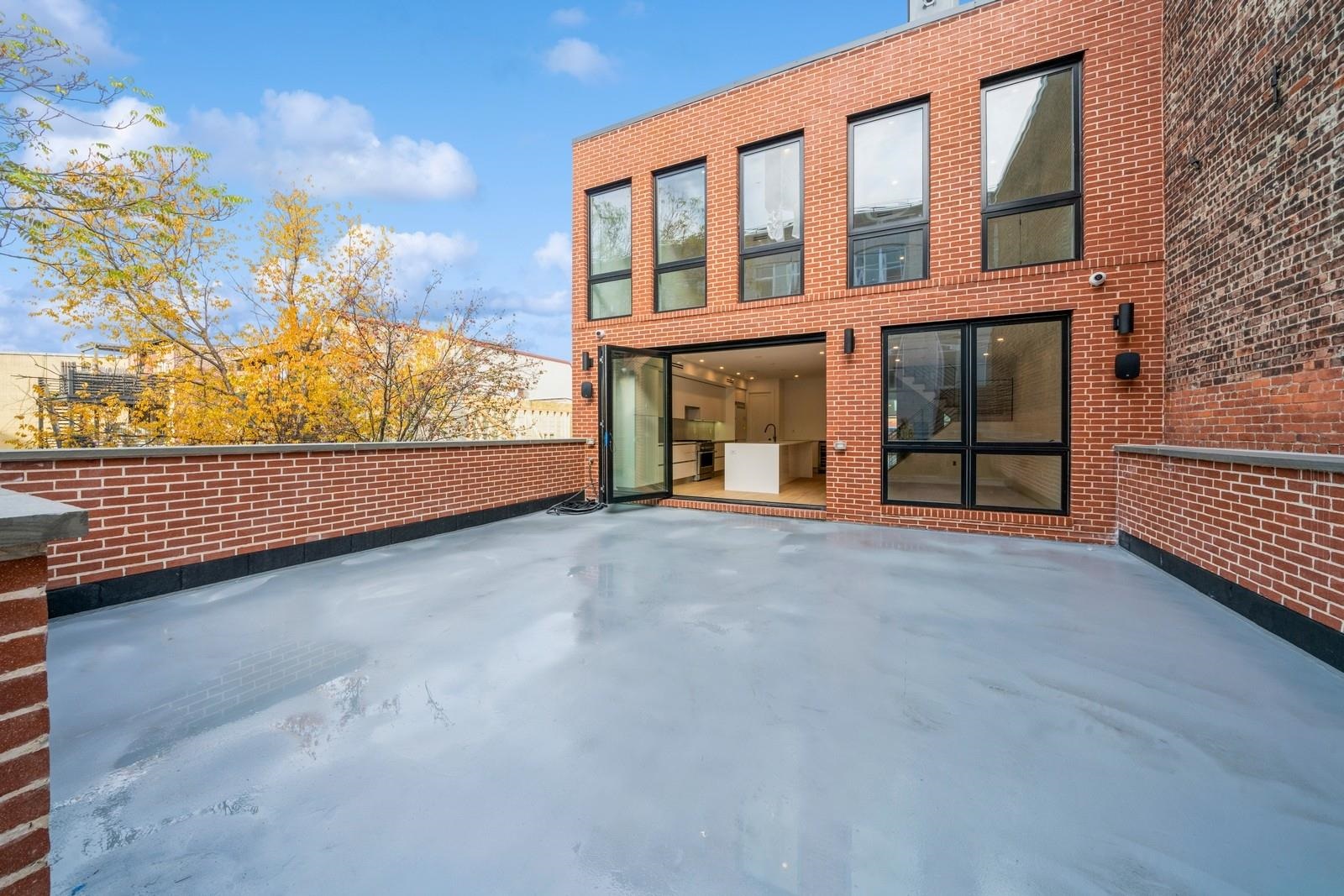 87 BRIGHT ST Unit: 4