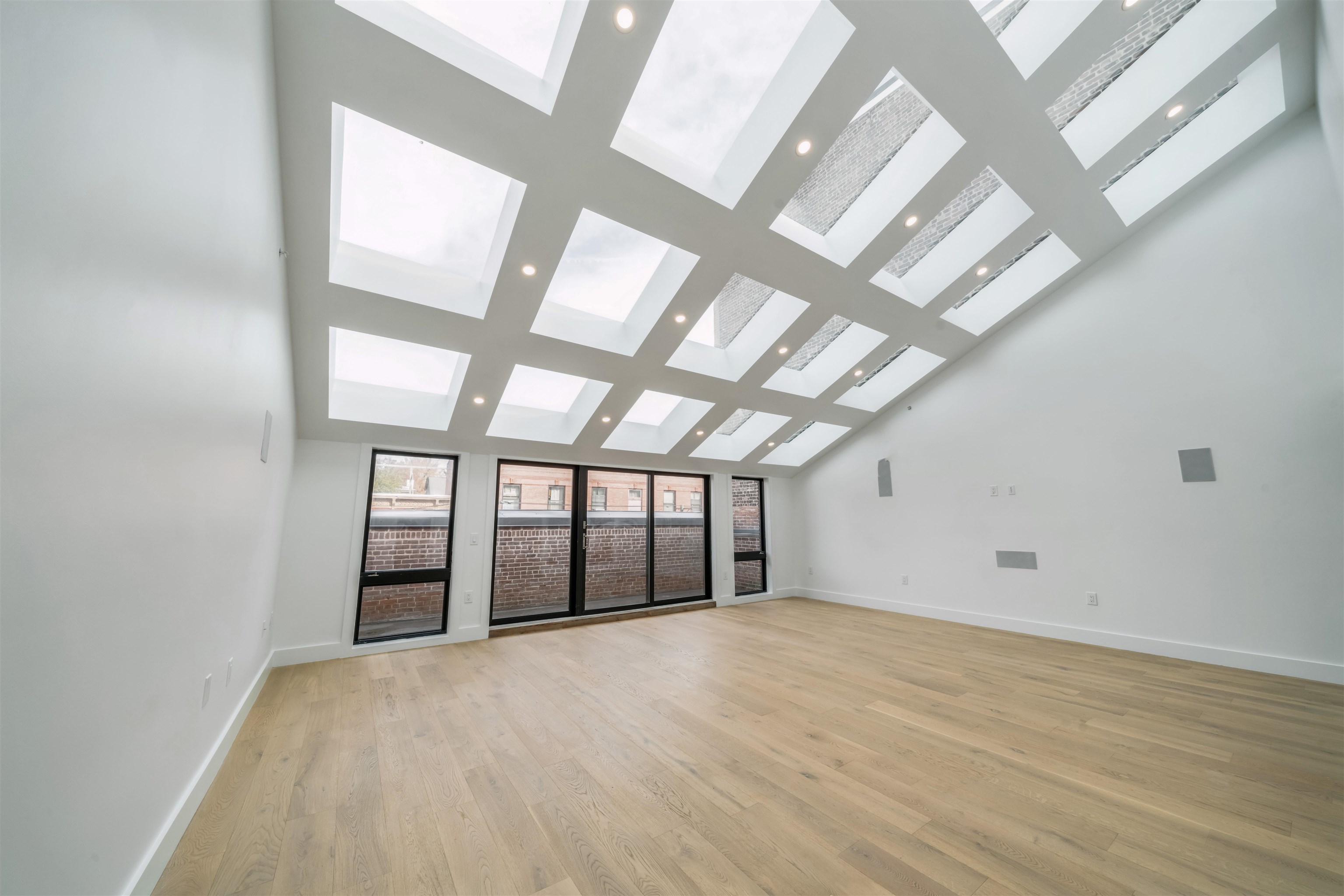 87 BRIGHT ST Unit: 4