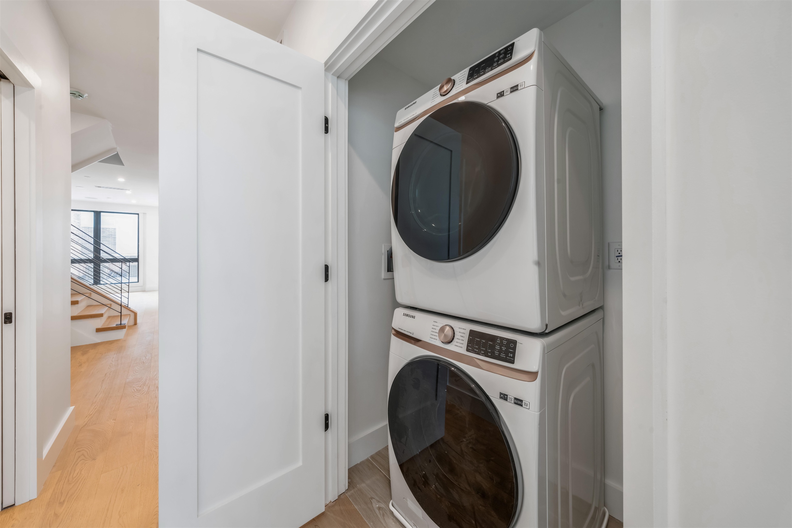 87 BRIGHT ST Unit: 4