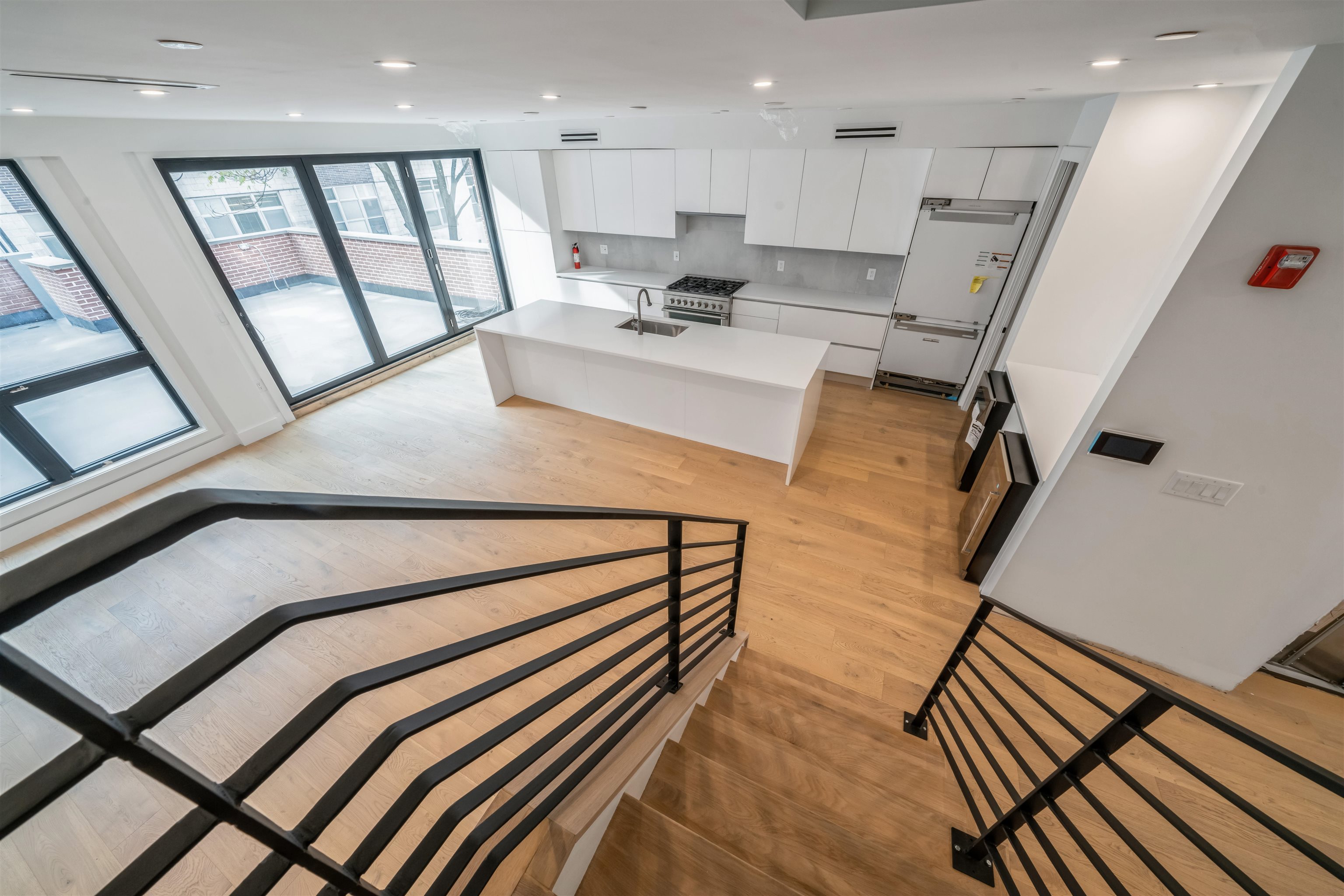87 BRIGHT ST Unit: 4