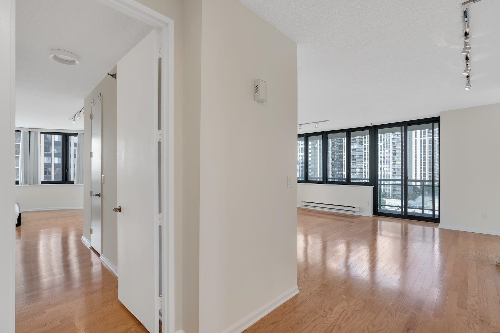 100 CARLYLE DR Unit: 11 C North