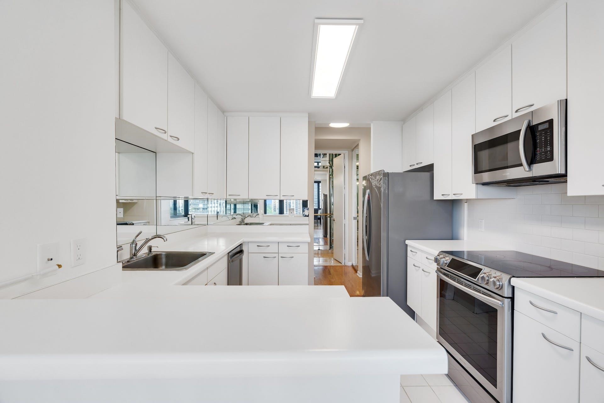 100 CARLYLE DR Unit: 11 C North