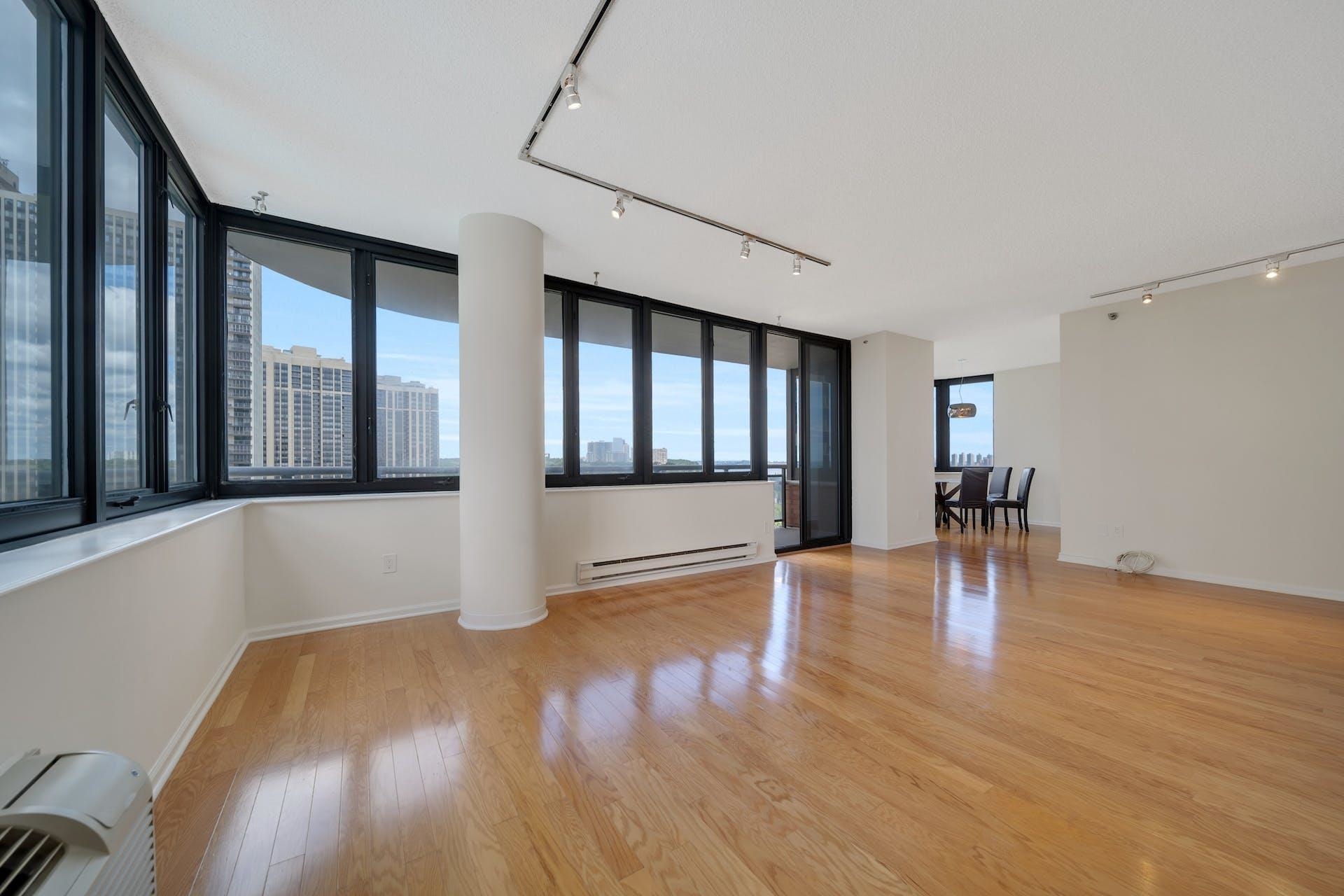 100 CARLYLE DR Unit: 11 C North