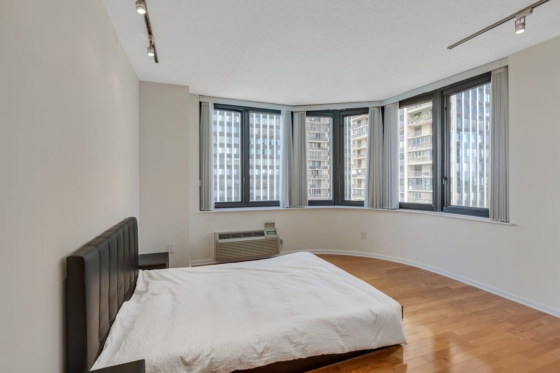 100 CARLYLE DR Unit: 11 C North