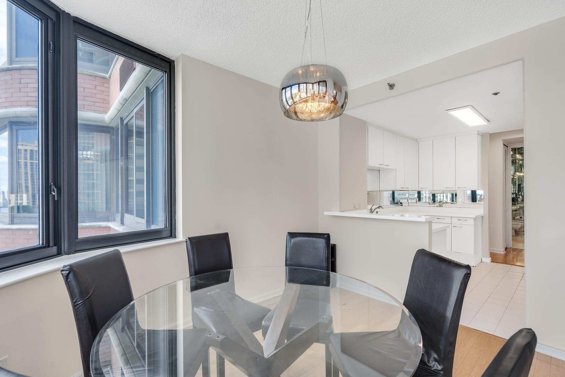 100 CARLYLE DR Unit: 11 C North