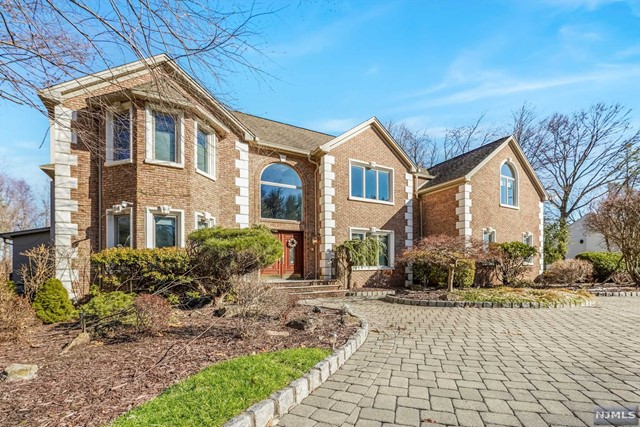 6 Buckingham Court