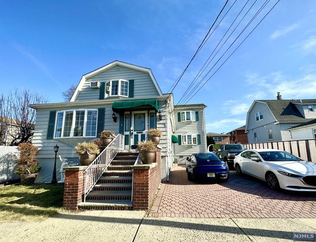 298 Riverview Avenue