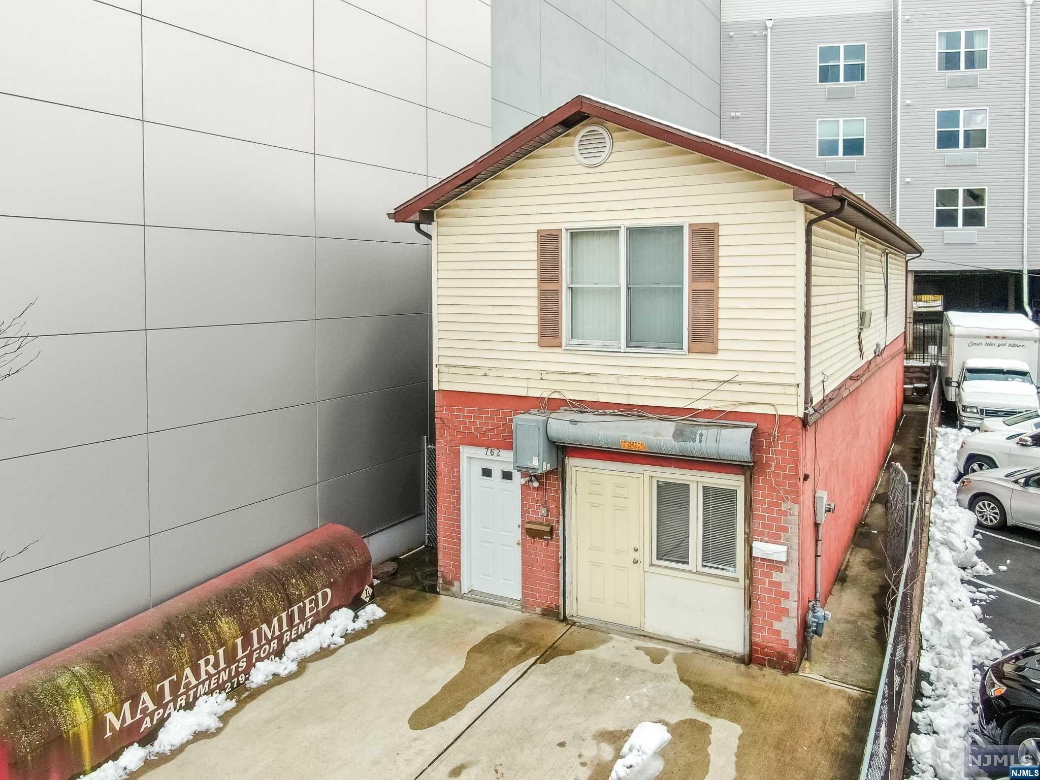762 Main Street 1