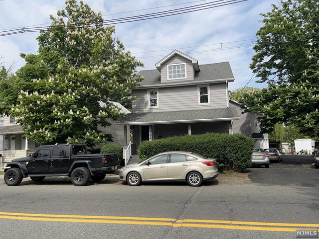322 Bergen Turnpike