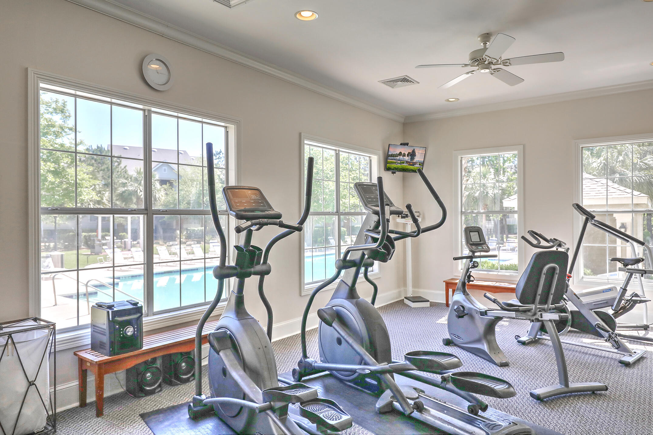 1600 Long Grove Drive Unit: 821