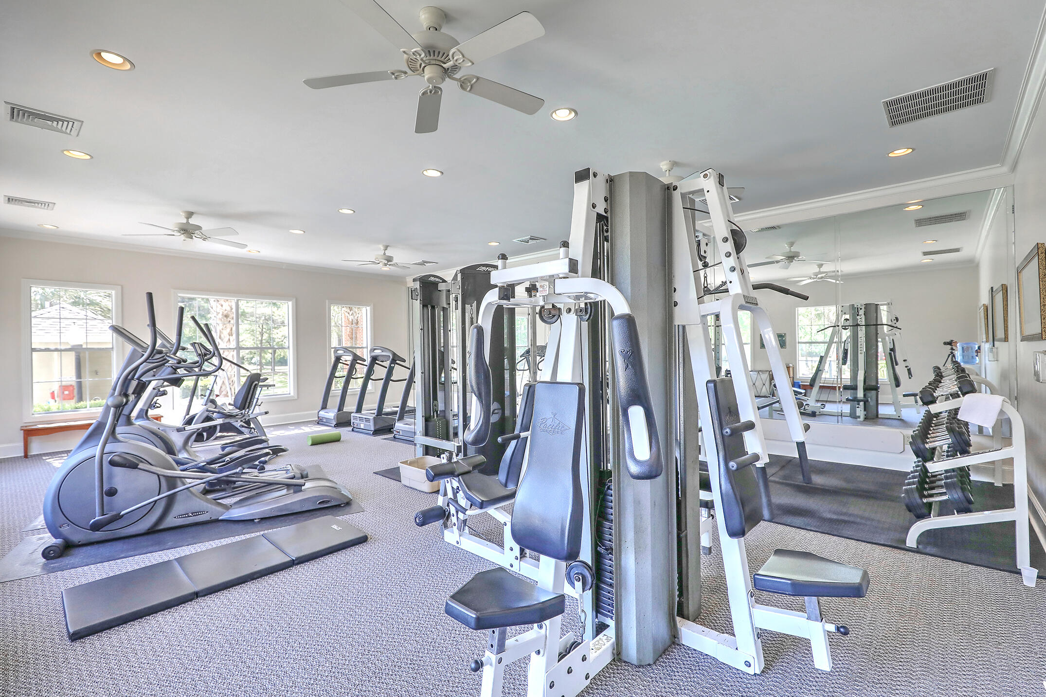 1600 Long Grove Drive Unit: 821