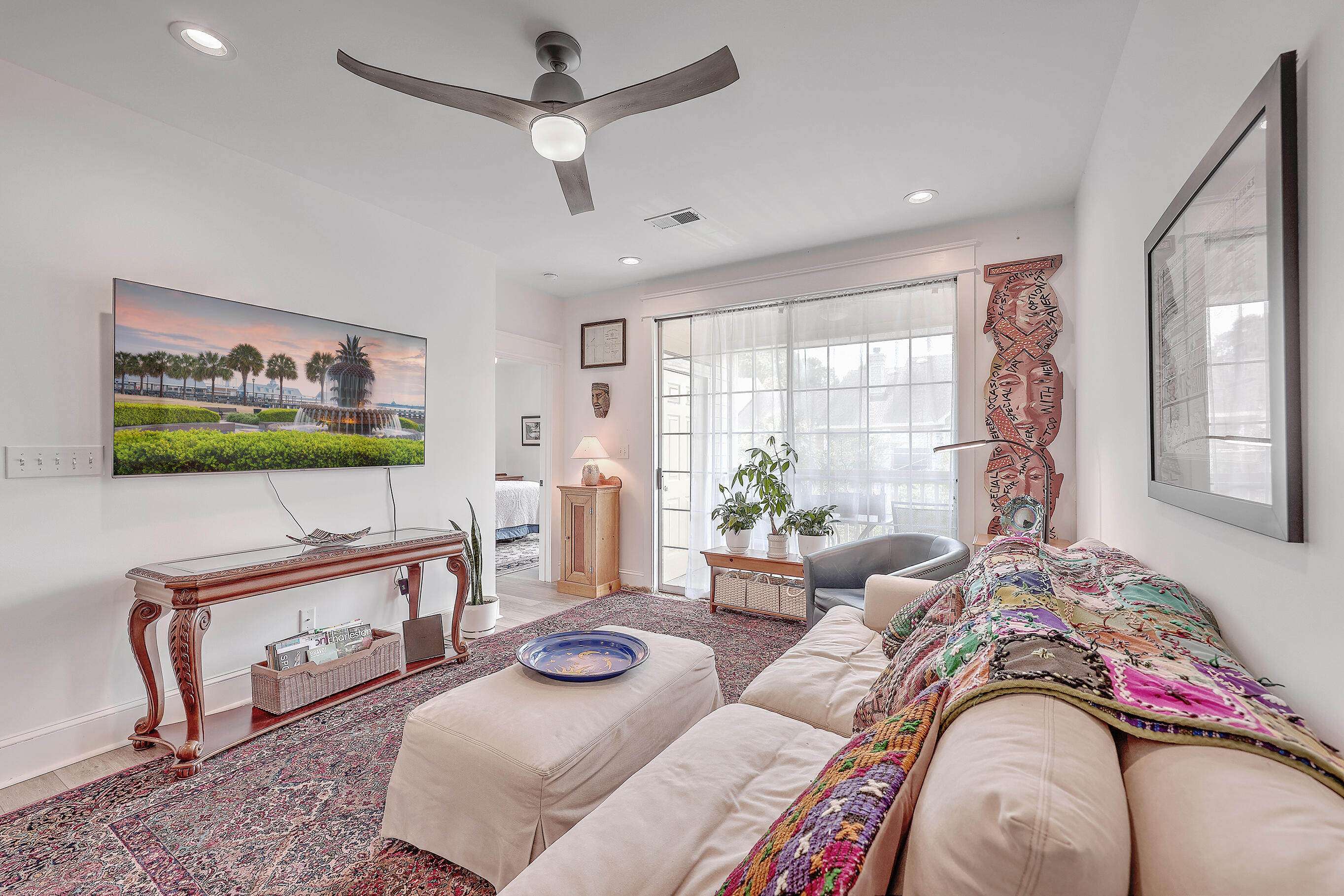 1600 Long Grove Drive Unit: 821