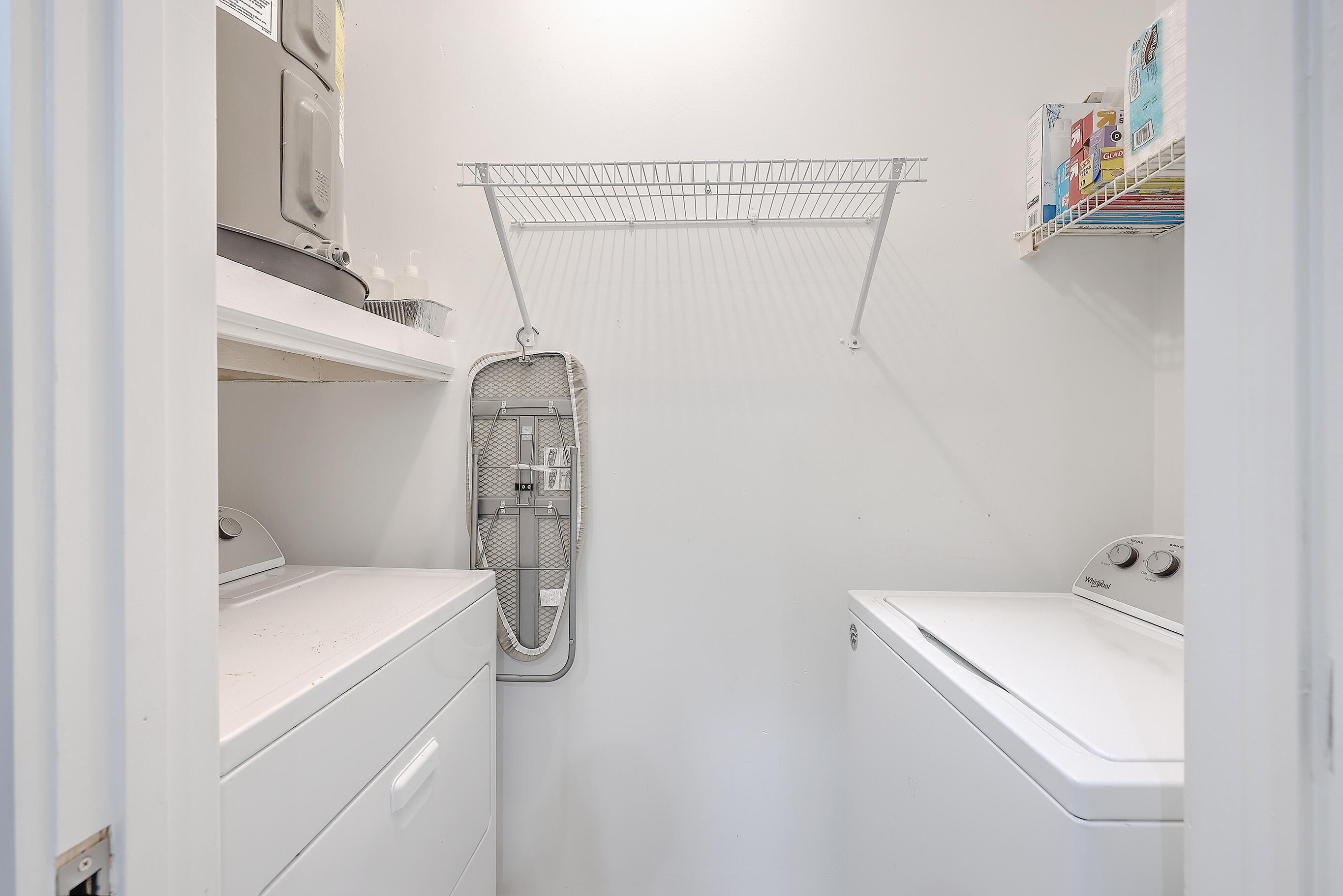 1600 Long Grove Drive Unit: 821