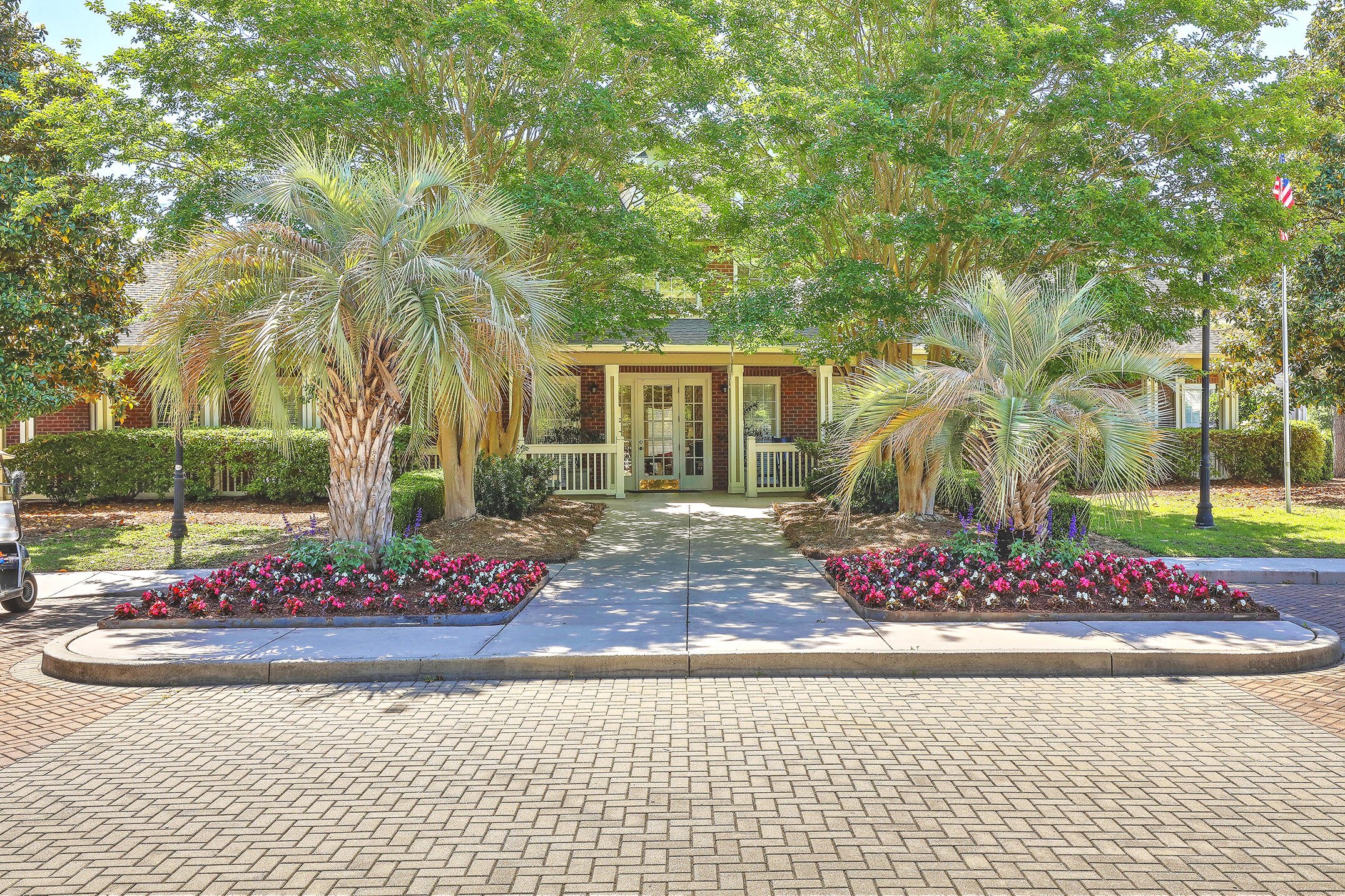 1600 Long Grove Drive Unit: 821