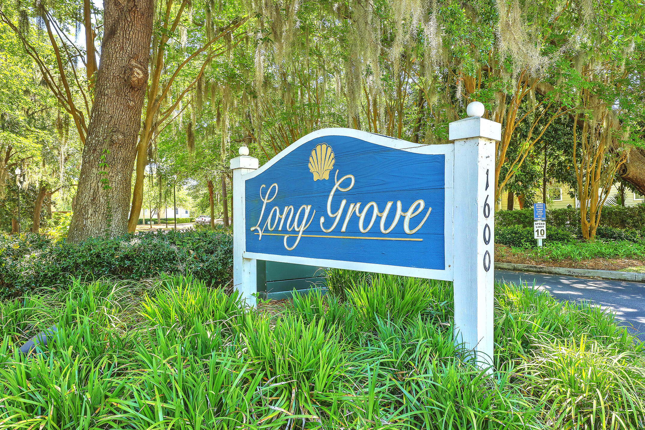 1600 Long Grove Drive Unit: 821