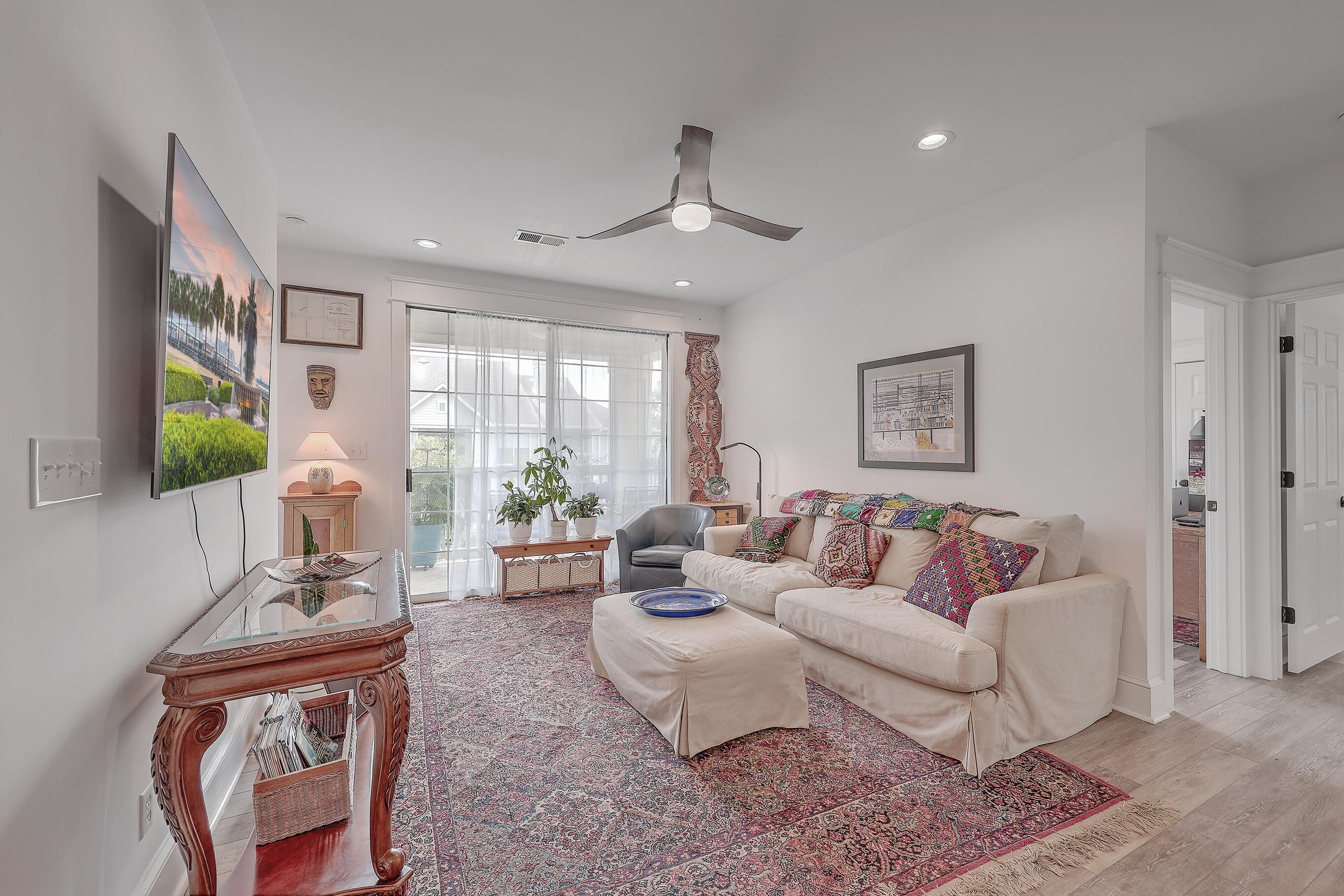 1600 Long Grove Drive Unit: 821