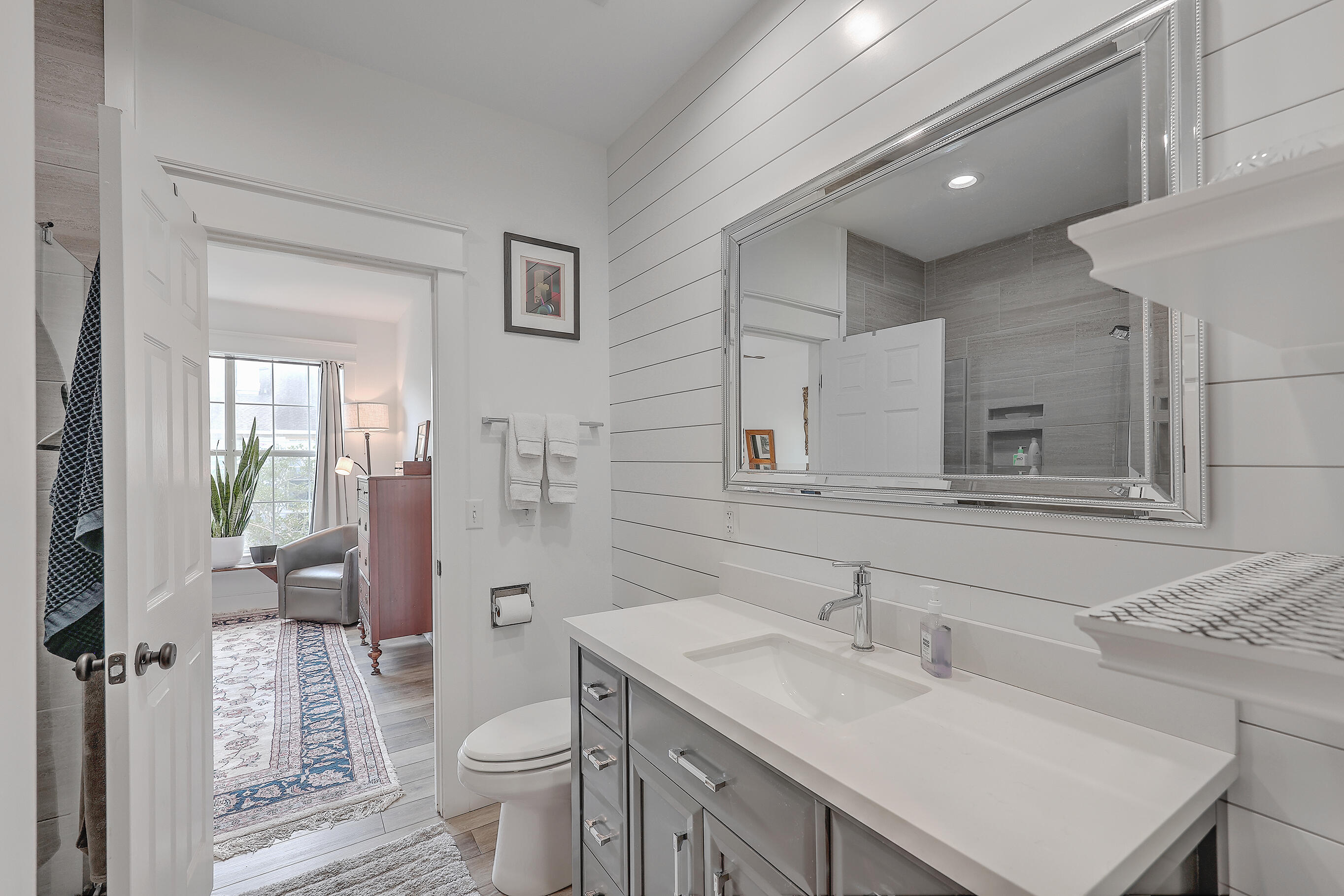 1600 Long Grove Drive Unit: 821