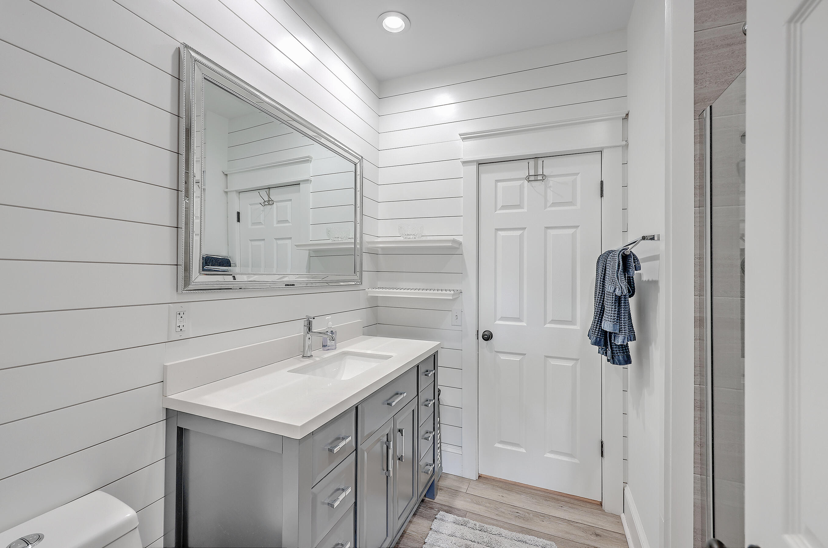 1600 Long Grove Drive Unit: 821