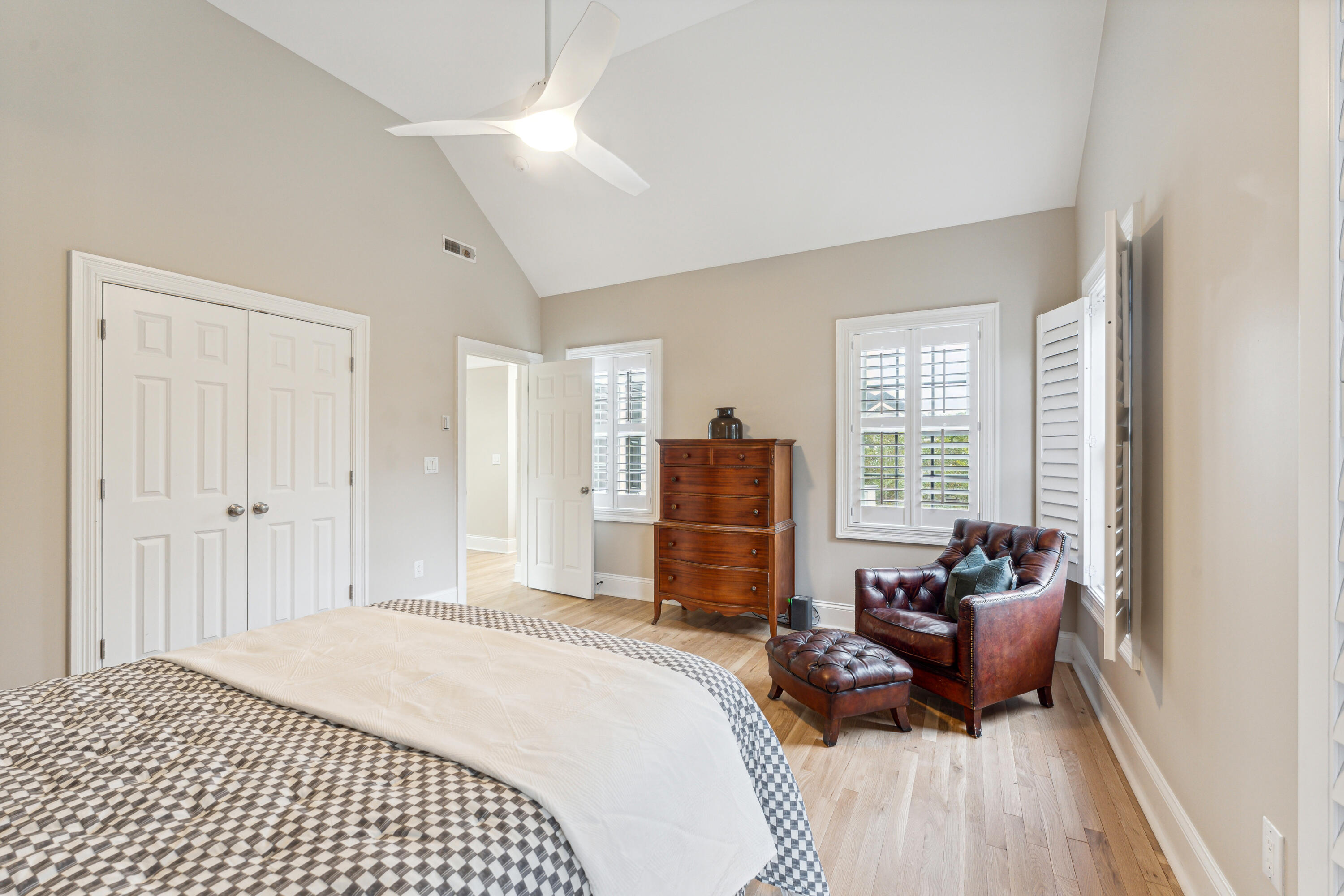1102 Oak Overhang Street