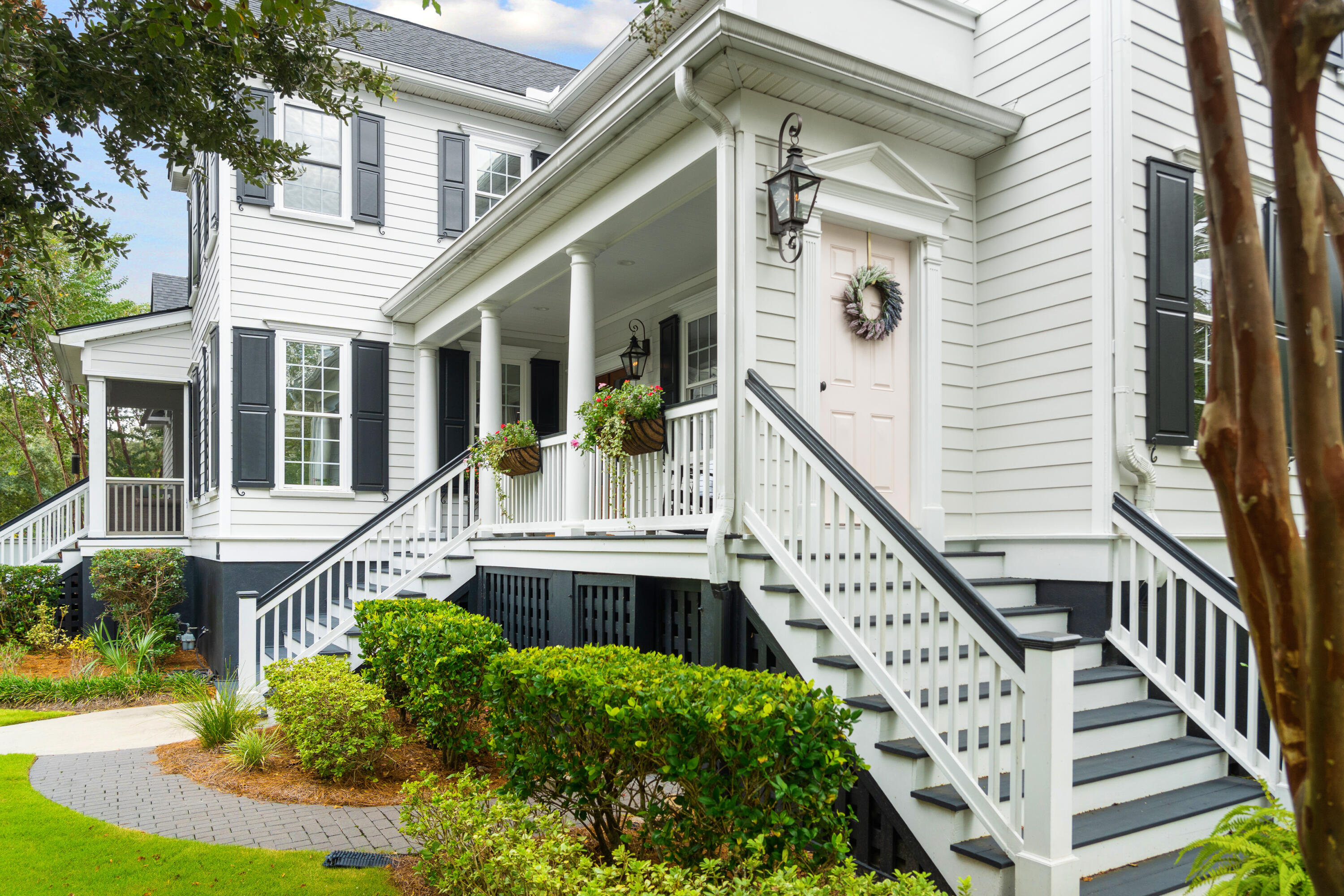 1102 Oak Overhang Street