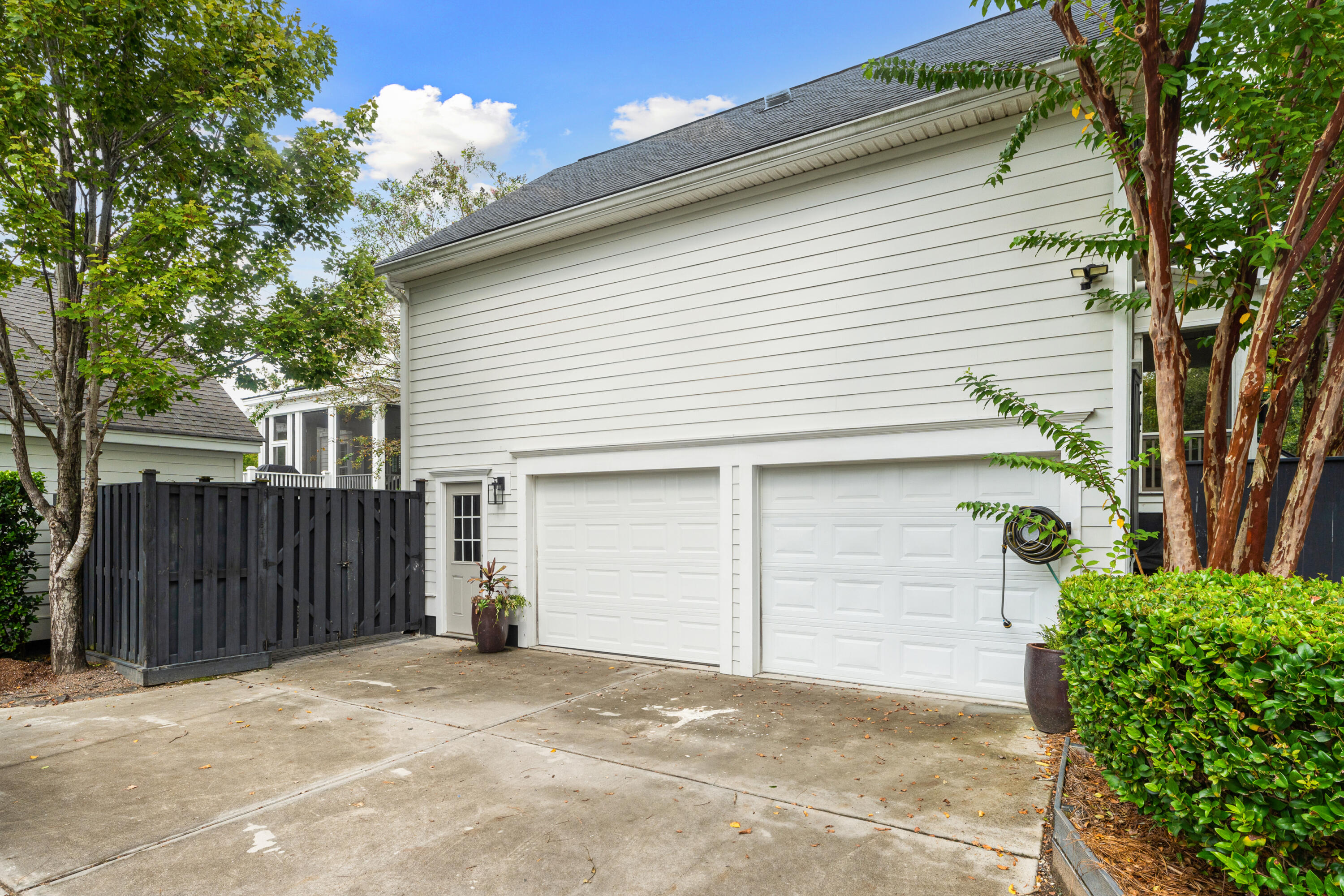 1102 Oak Overhang Street
