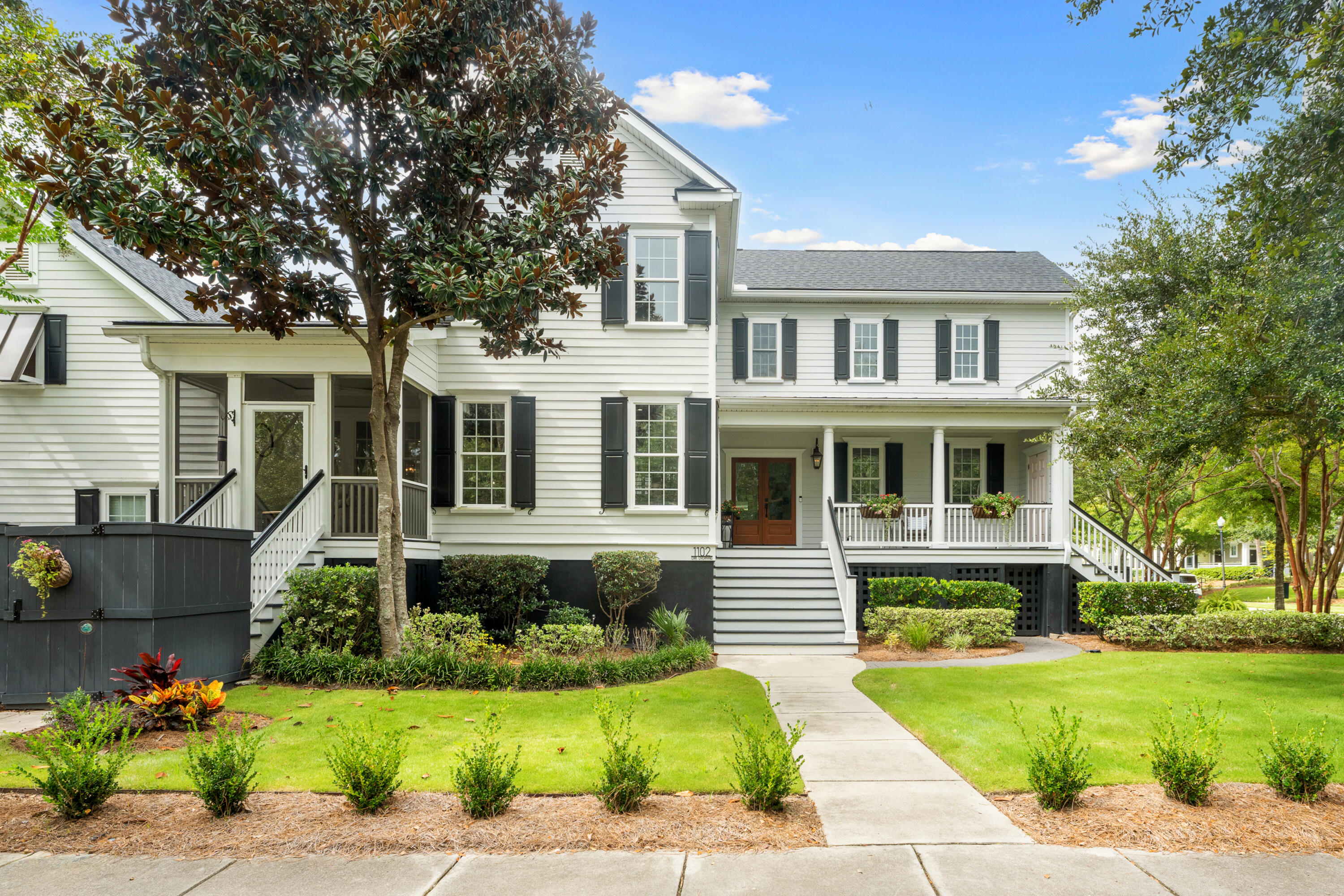 1102 Oak Overhang Street