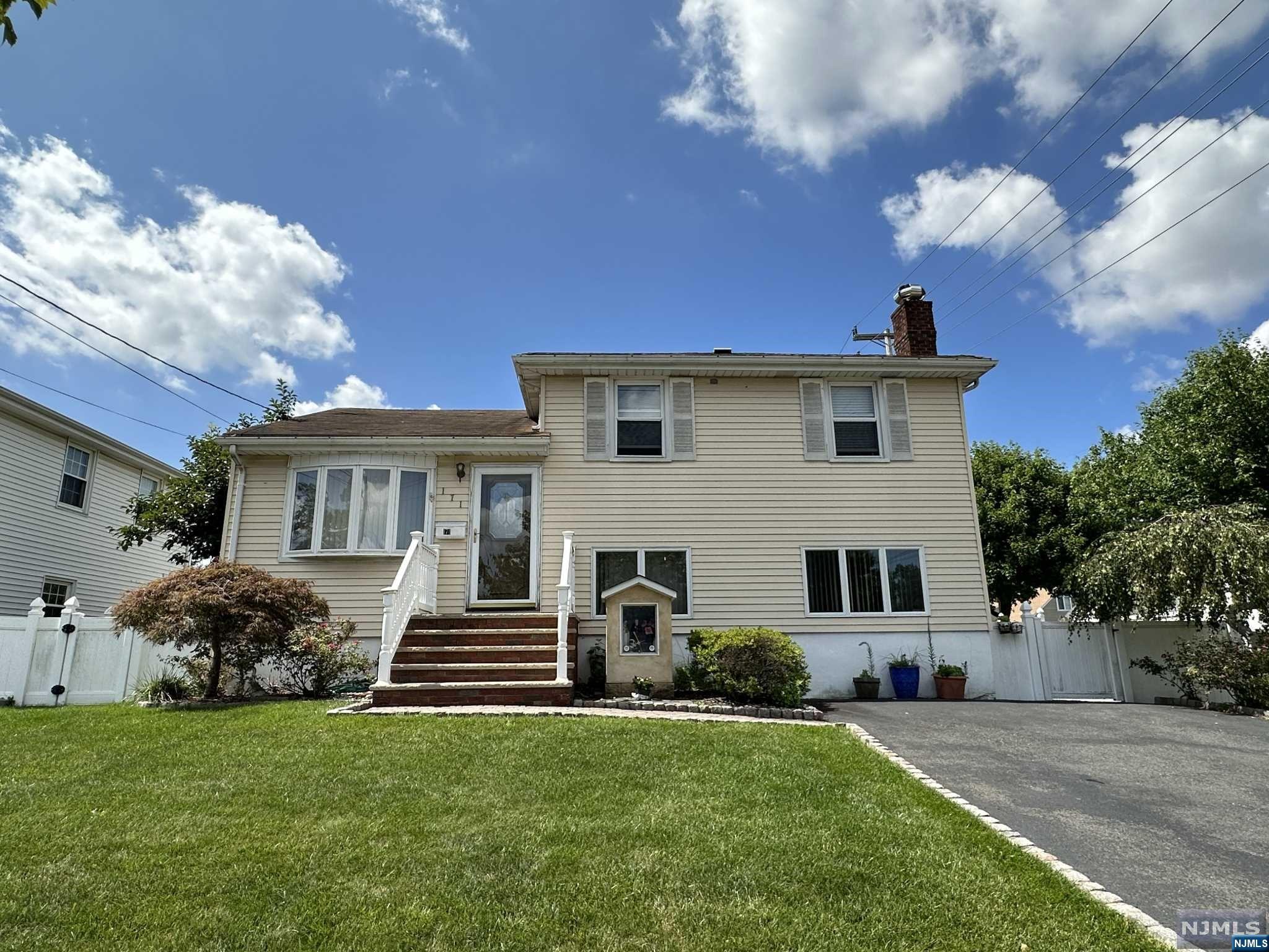 171 Burnett Place