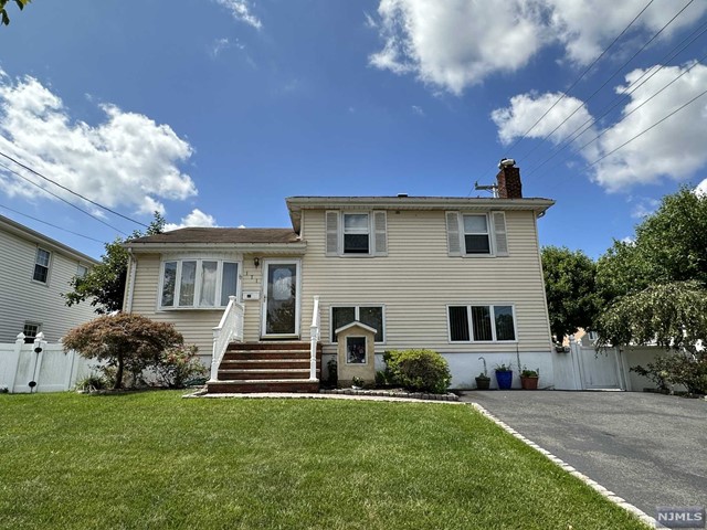 171 Burnett Place