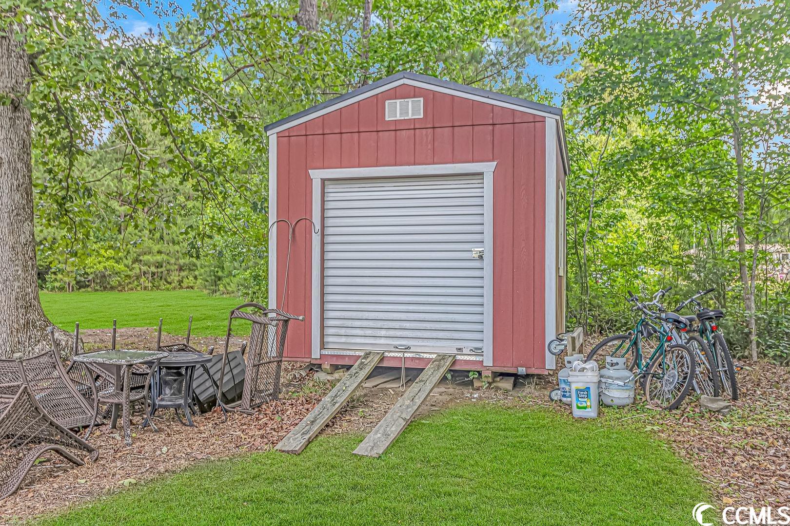 1406 Race Track Rd.