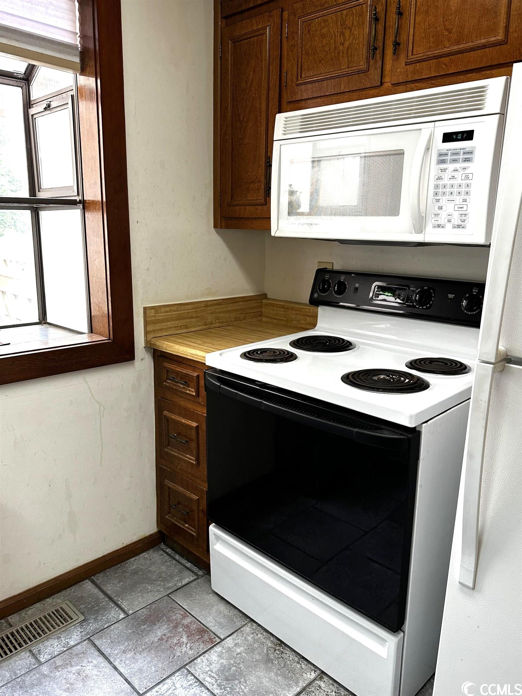 3015 Old Bryan Dr. Unit: 11-3