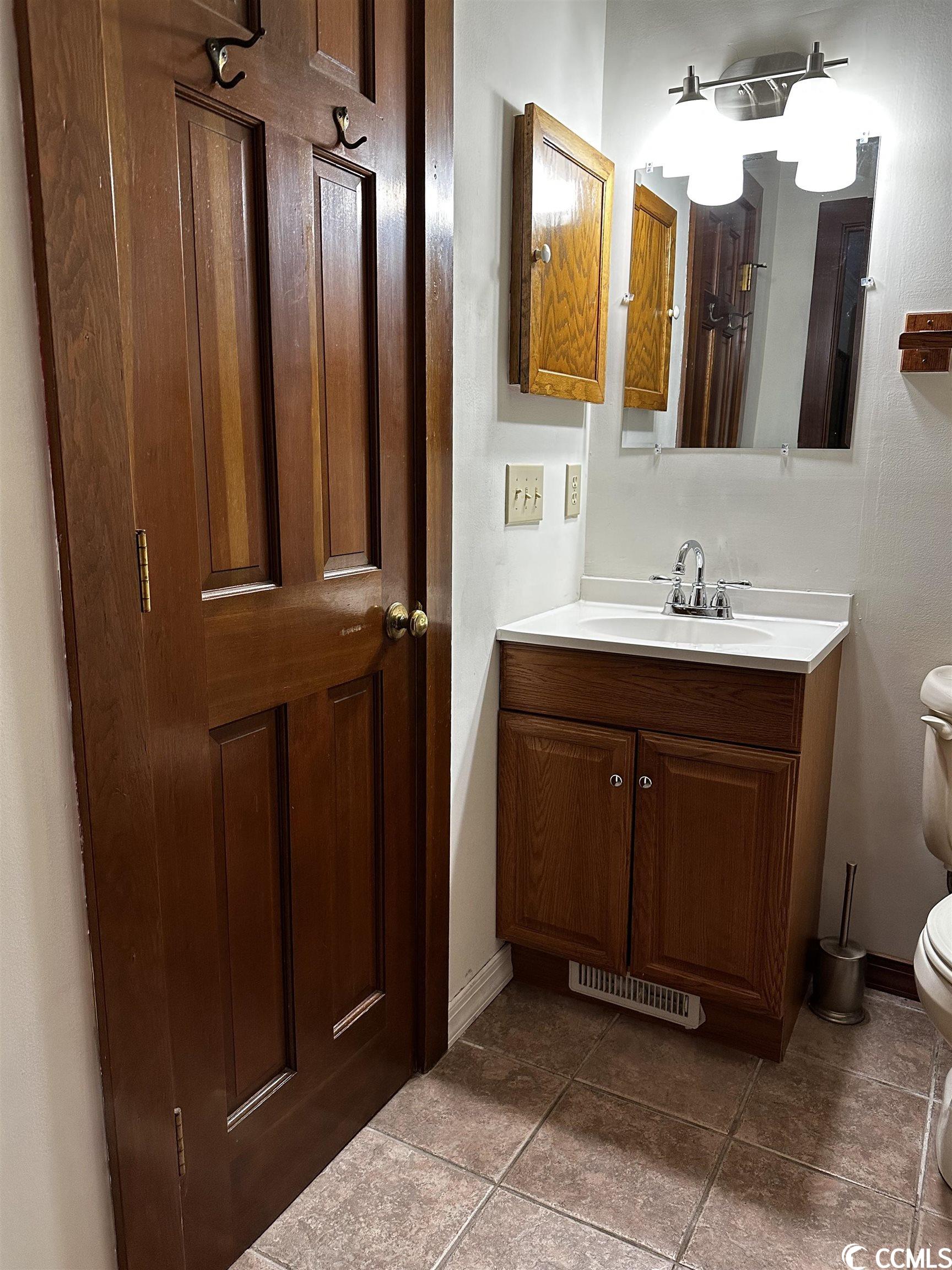 3015 Old Bryan Dr. Unit: 11-3