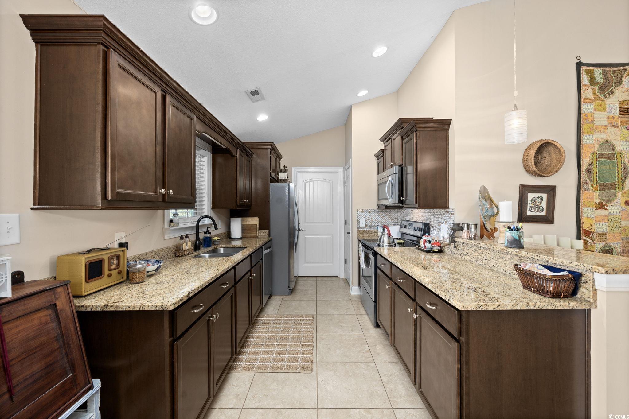 469 Oakham Dr.
